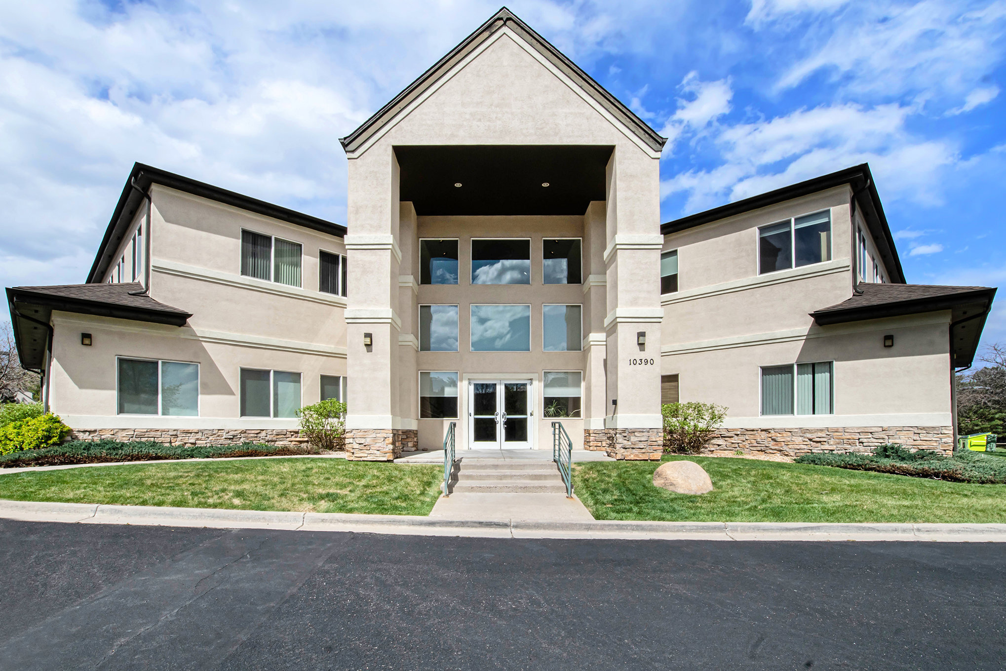 10390 W Bradford Rd, Littleton, CO for Rent