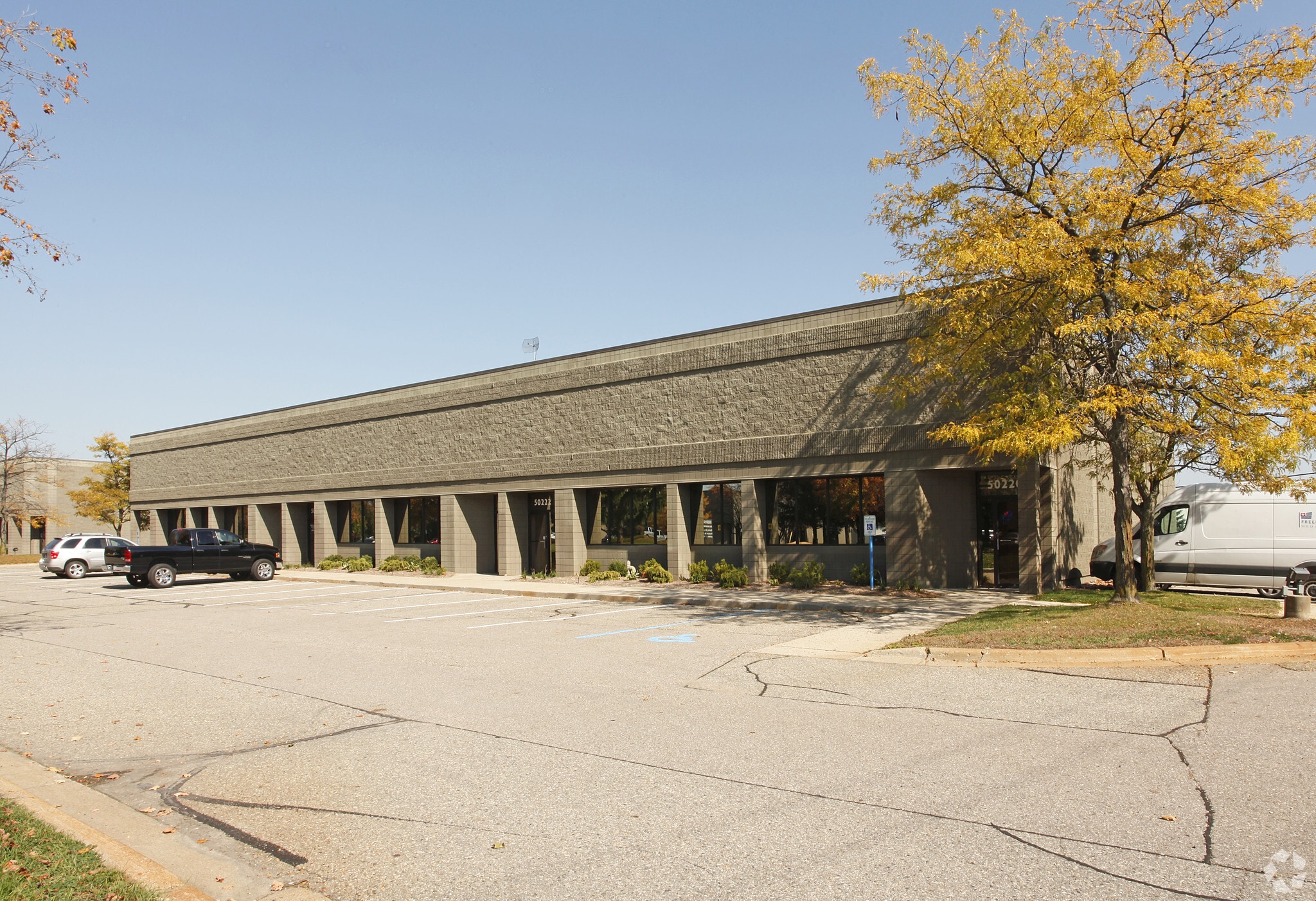 50220-50230 Dennis Industrial Ct, Wixom, MI for Rent
