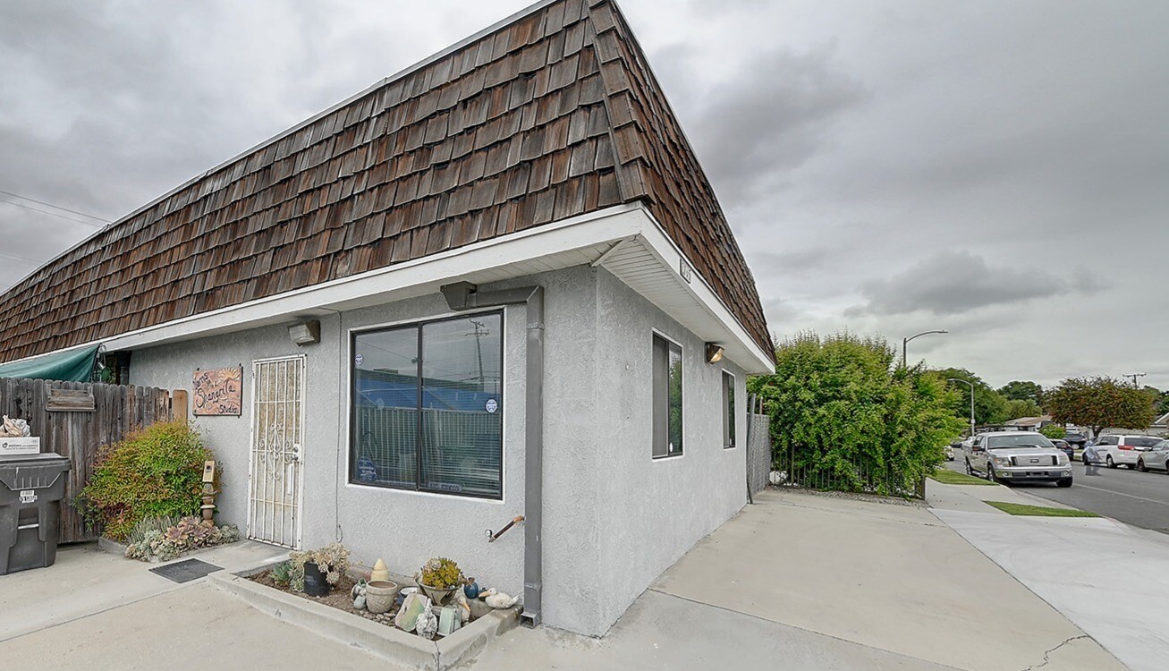 2715 E 56th St, Long Beach, CA for Sale