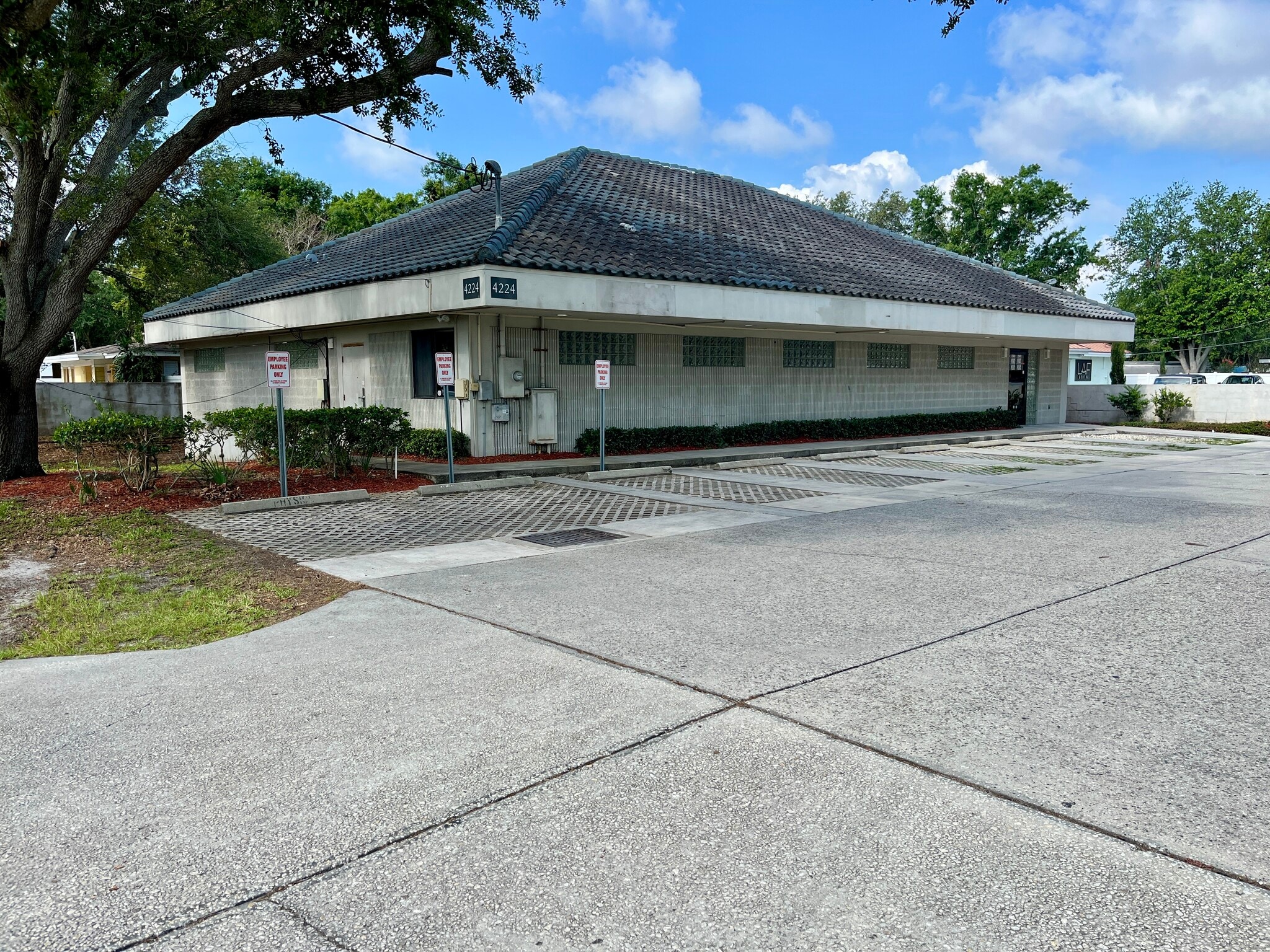 4224 N Tampania Ave, Tampa, FL for Sale