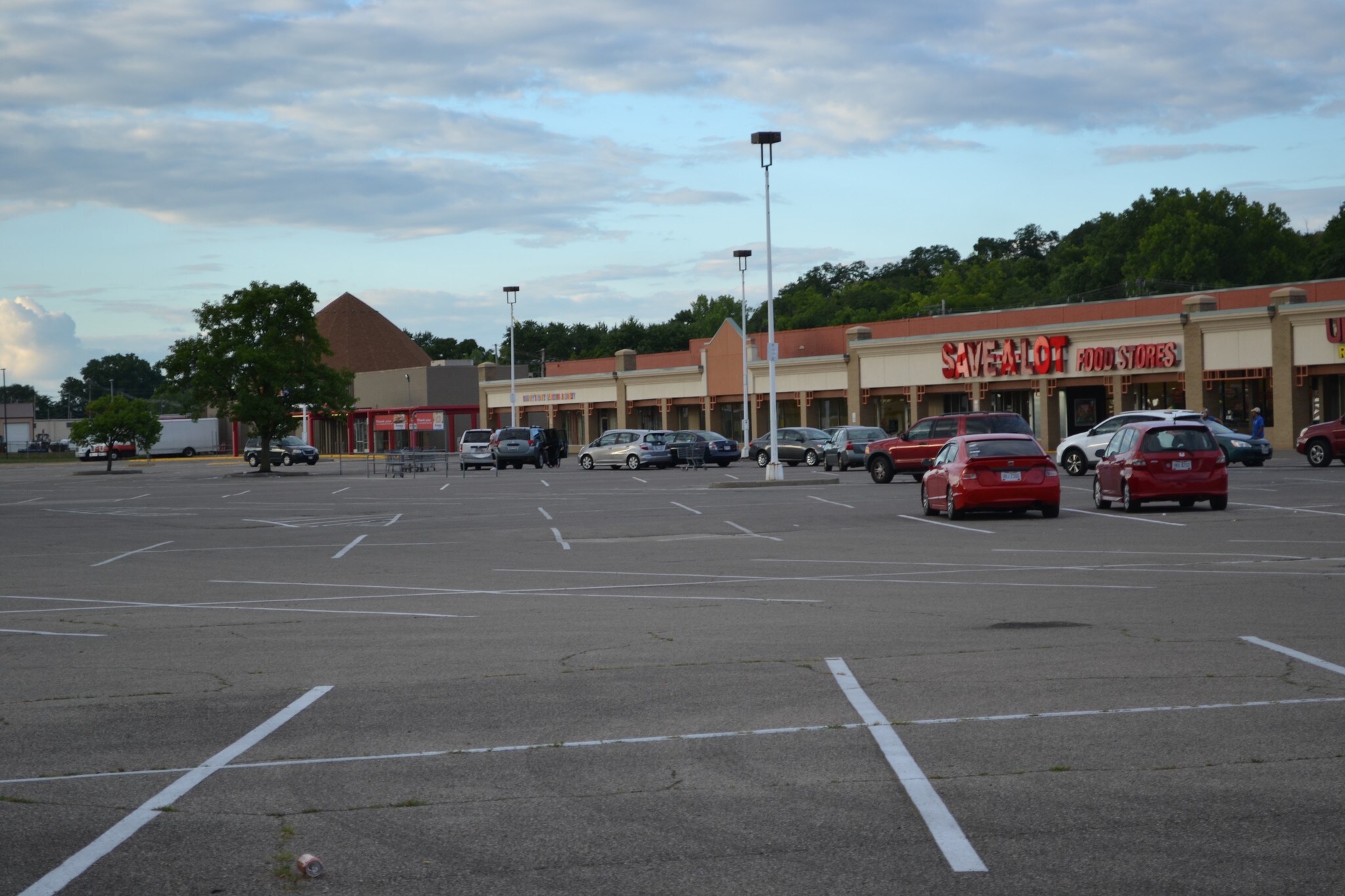 2250-2600 Dixie Hwy, Hamilton, OH for Rent