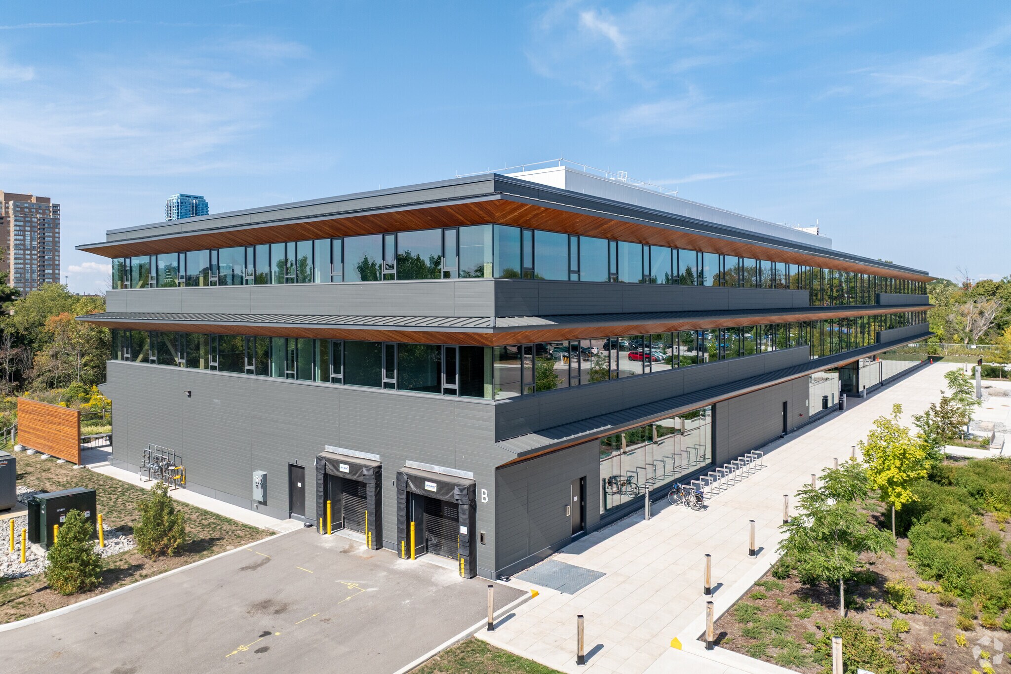 60 Mobile Dr, Toronto, ON for Rent
