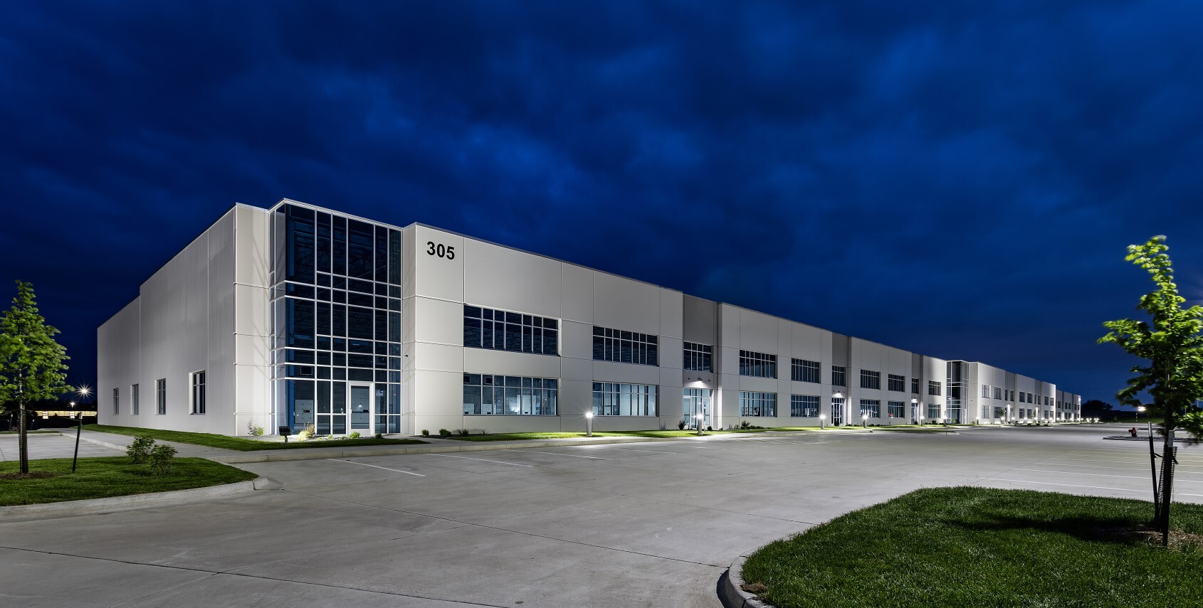 305 Adventureland Drive NW, Altoona, IA for Rent