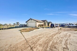 Oak Hills, CA Apartments - 10439 Mesa St