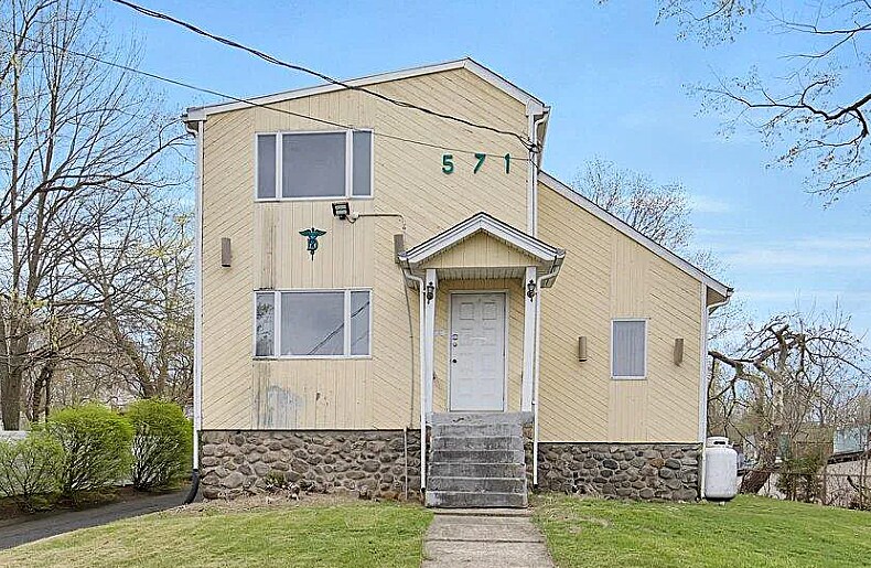 571 Wolcott St, Waterbury, CT for Rent