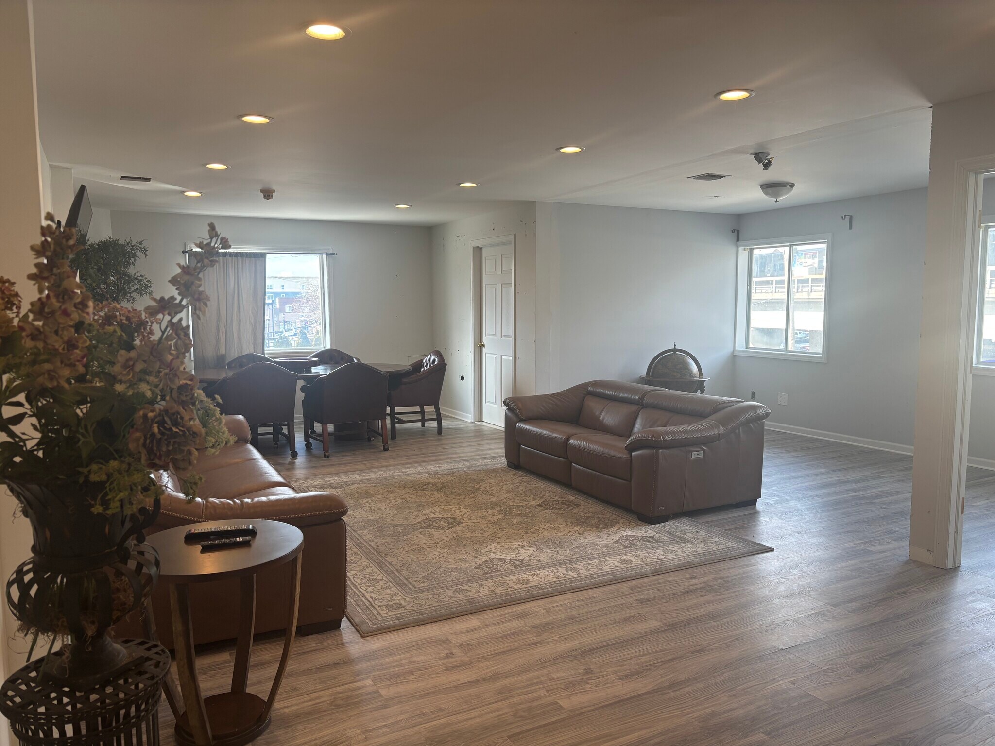 521 Oak St, Copiague, NY for Rent