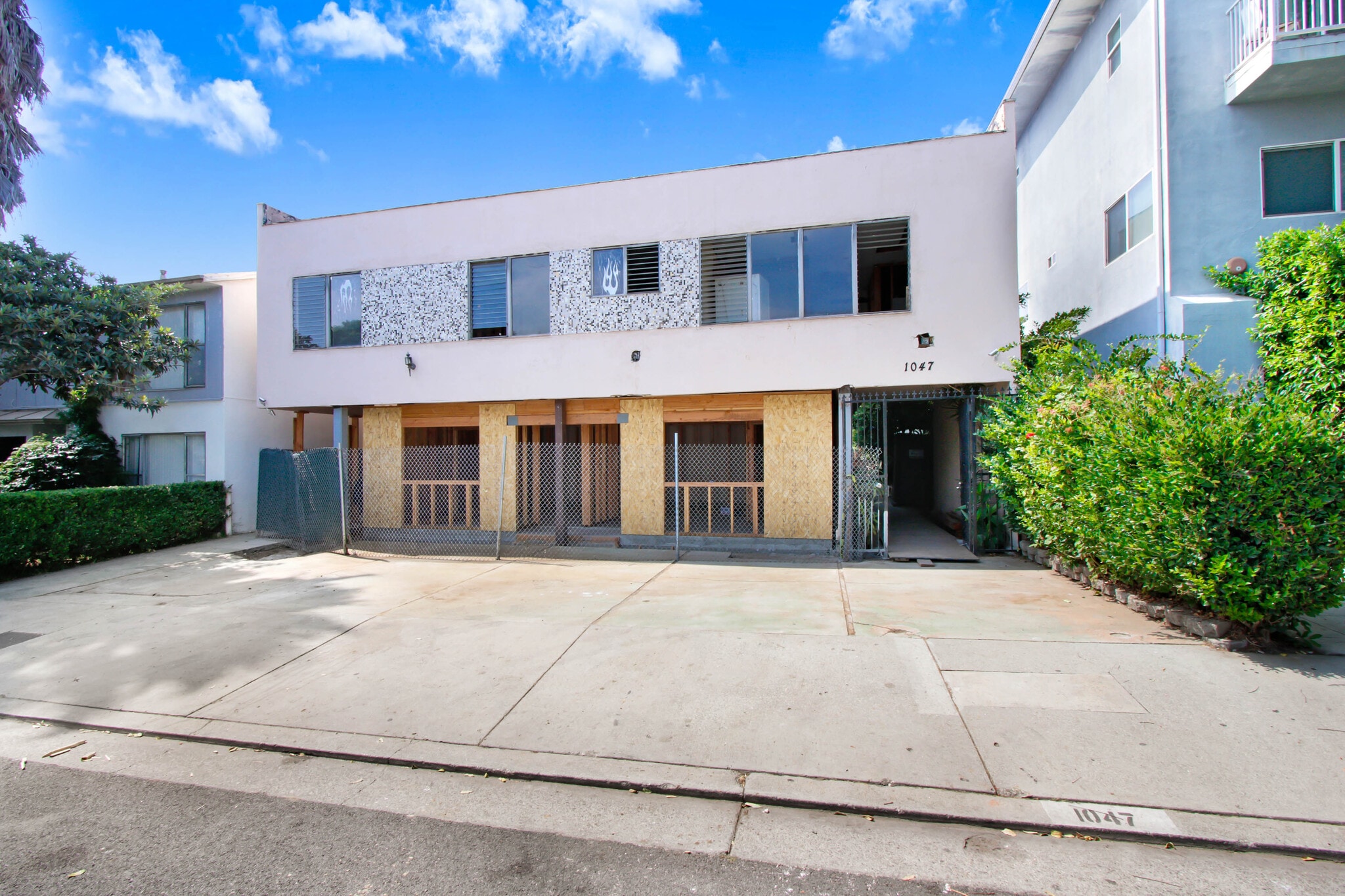 1047 N Sierra Bonita Ave West Hollywood, CA 90046 MultiFamily Property for Sale on