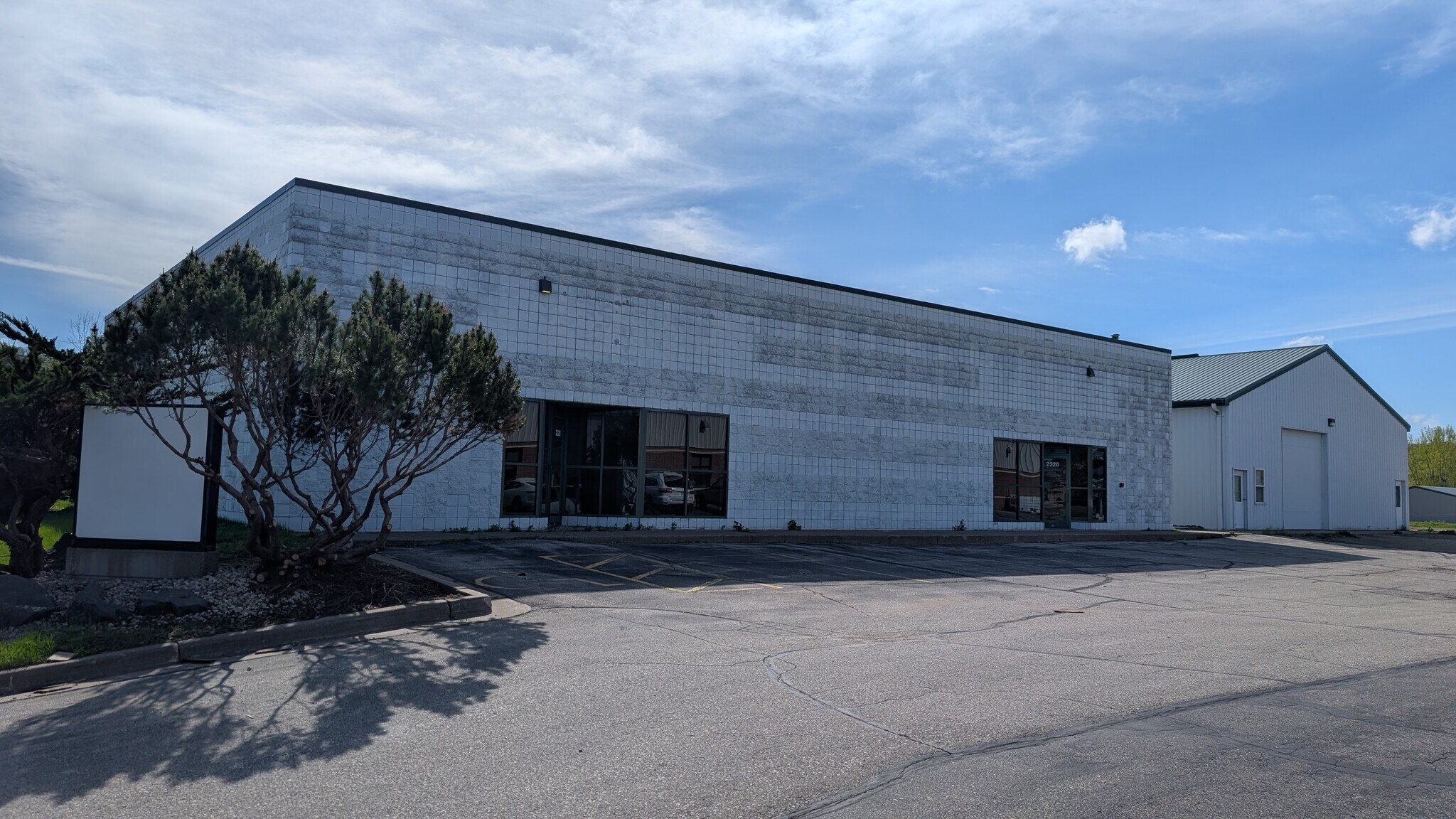 2320 Cunningham St, La Crosse, WI for Sale