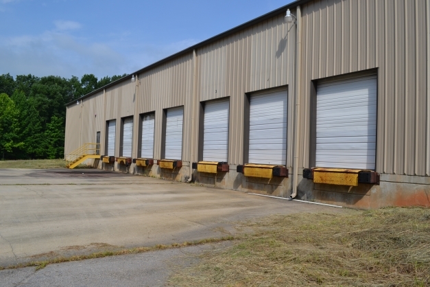 820 Tightsqueeze Industrial Rd, Chatham, VA for Rent