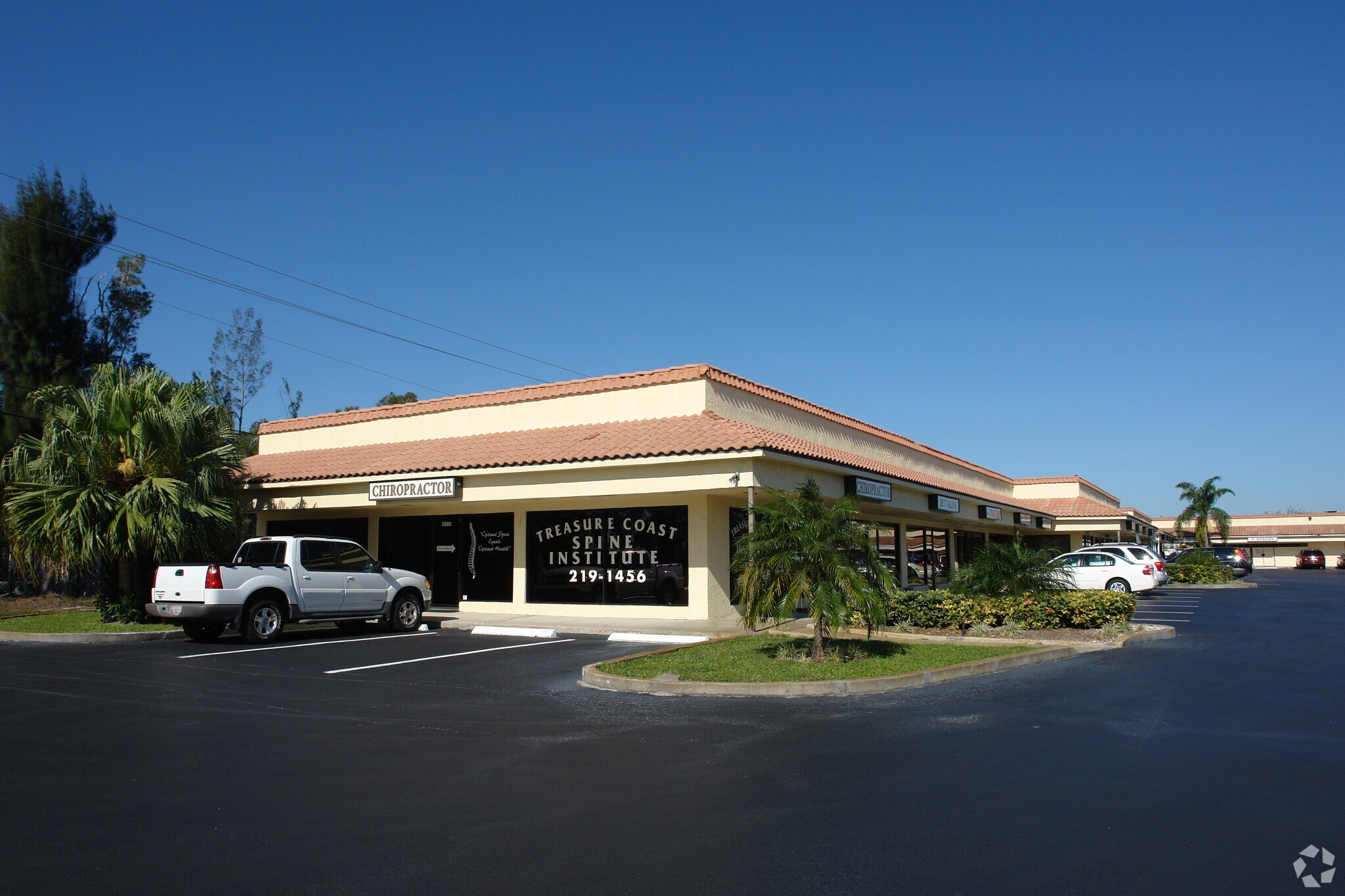 3800 SE Dixie Hwy Stuart, FL 34997 Shopping Center Property for Lease