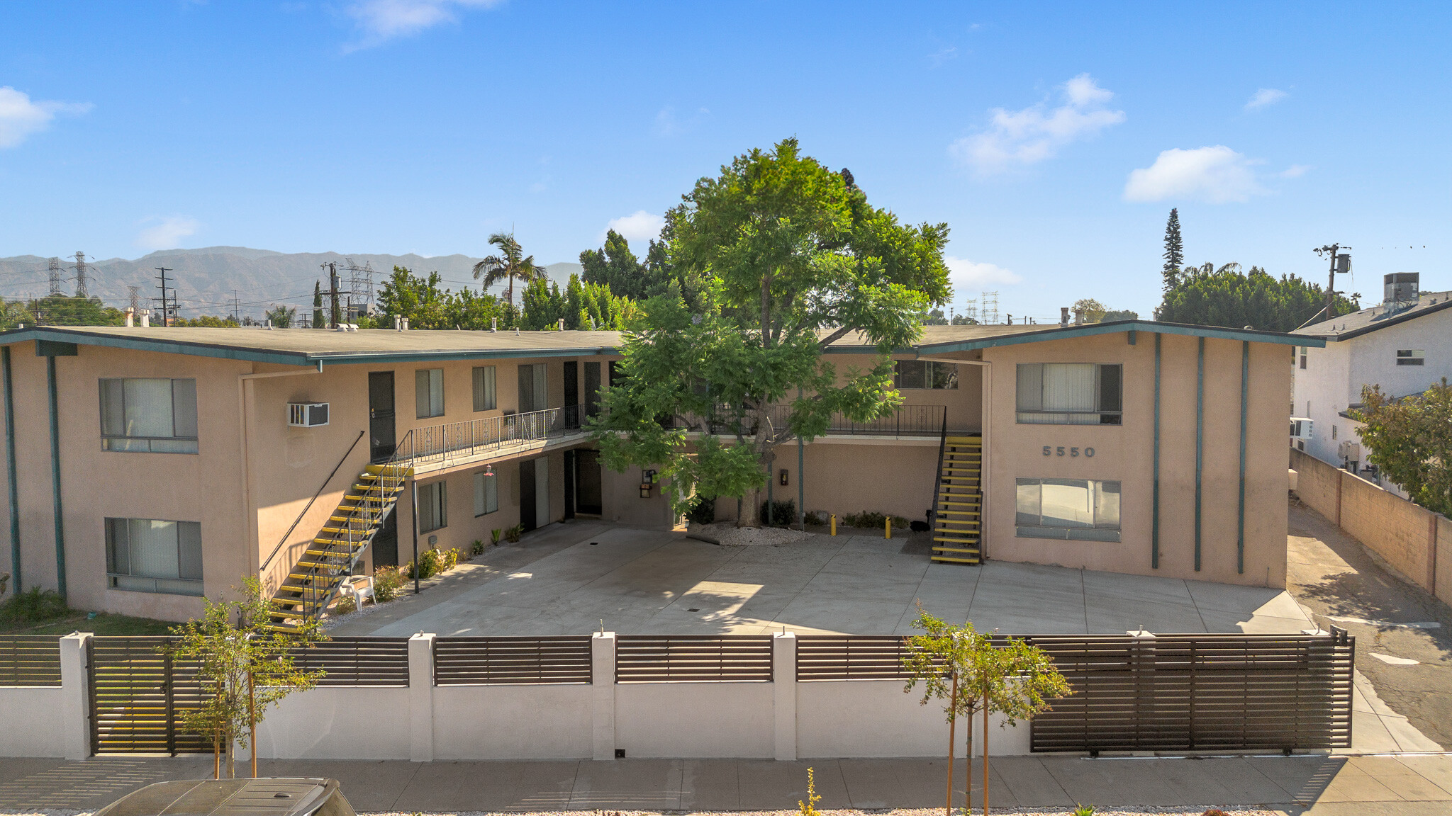 5550 Denny Ave, North Hollywood, CA for Sale