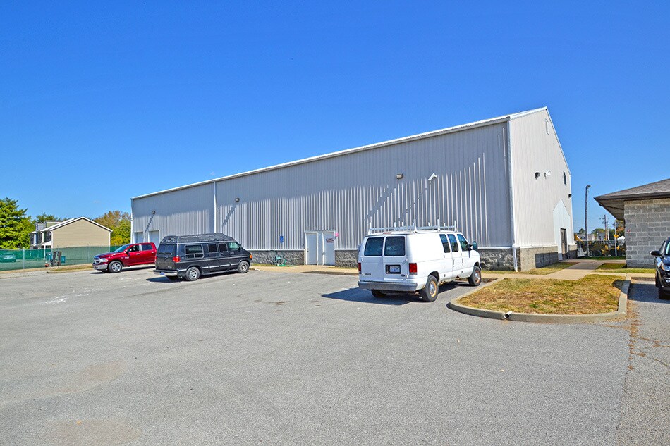 210 W Division St, Maryville, IL for Rent