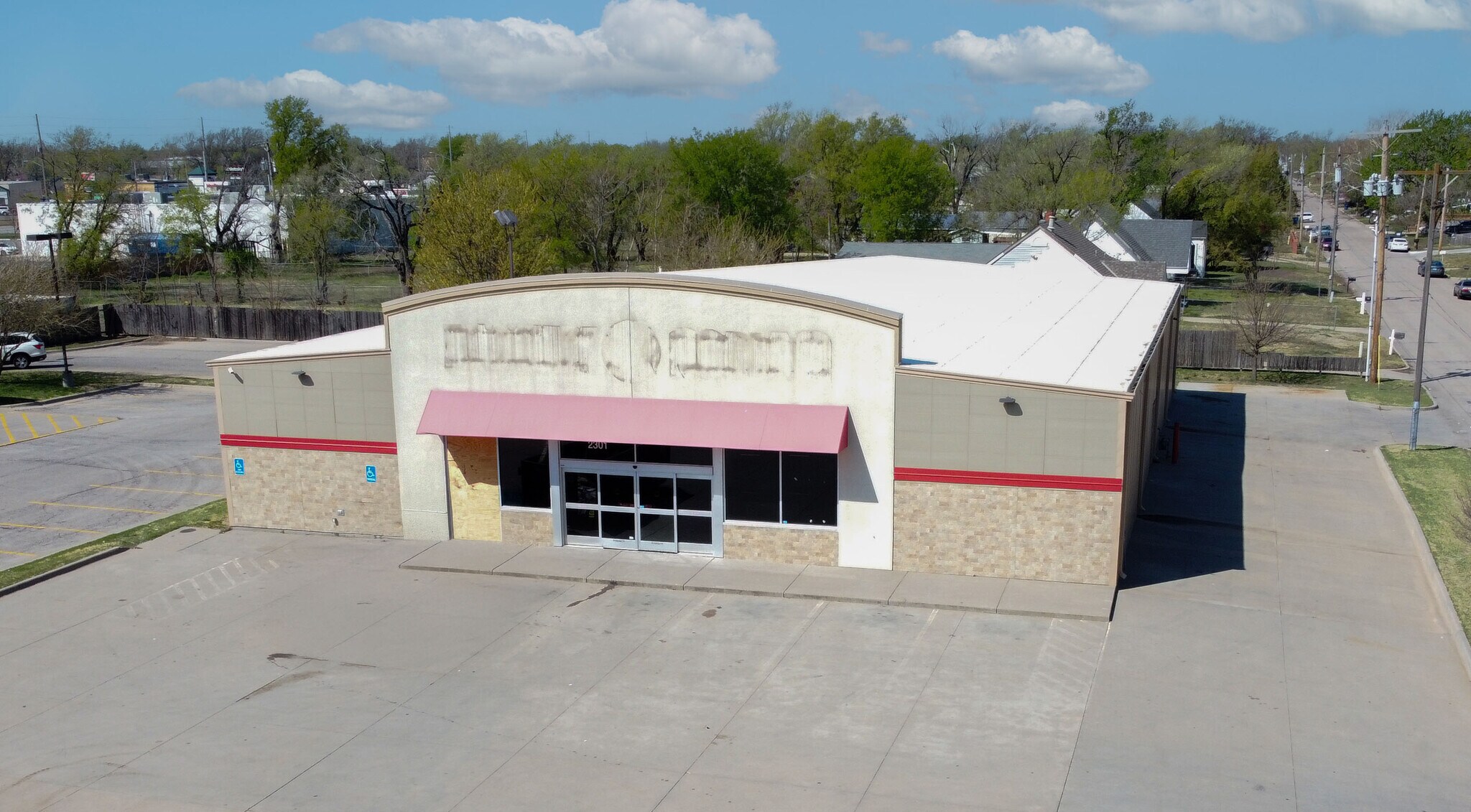 2301 S Seneca St, Wichita, KS for Sale