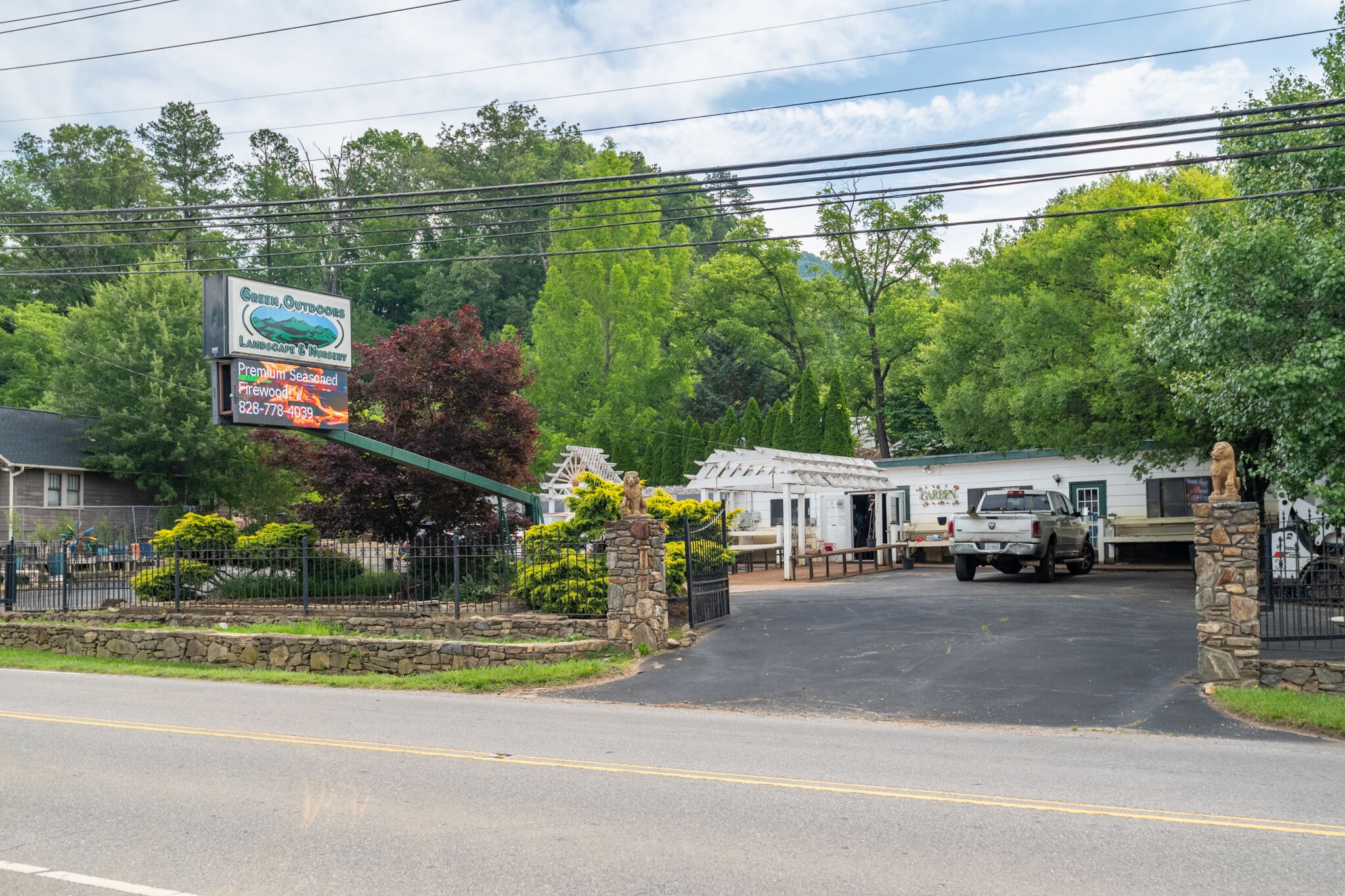 91 Weaverville Rd, Woodfin, NC for Sale