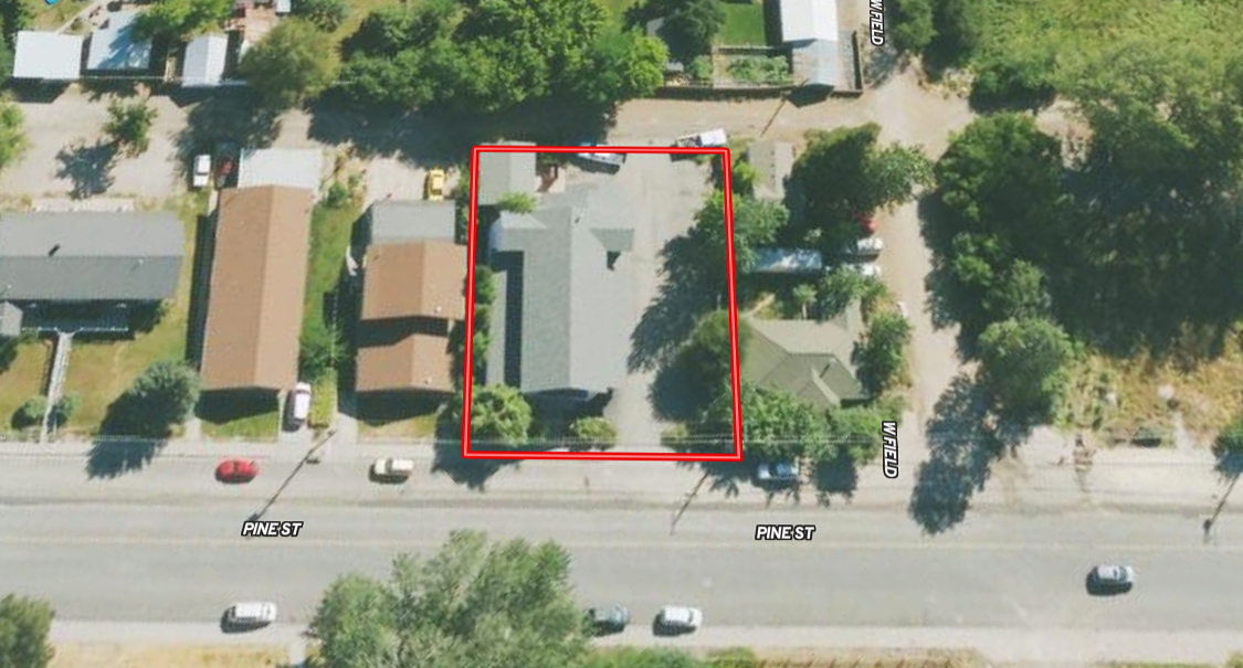 725 Pine St, Mount Shasta, CA for Sale