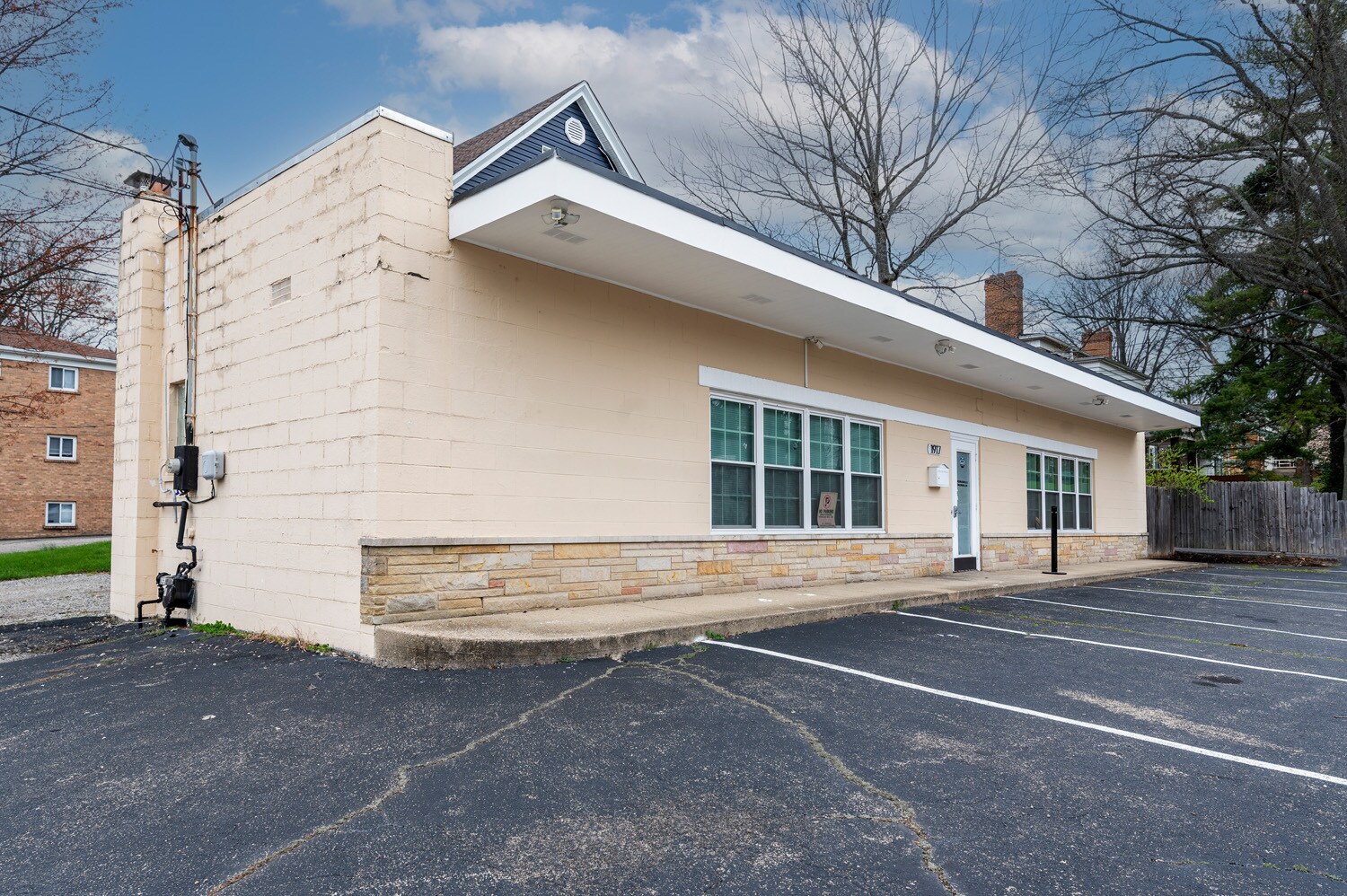 1917 Sutton Ave, Cincinnati, OH for Sale