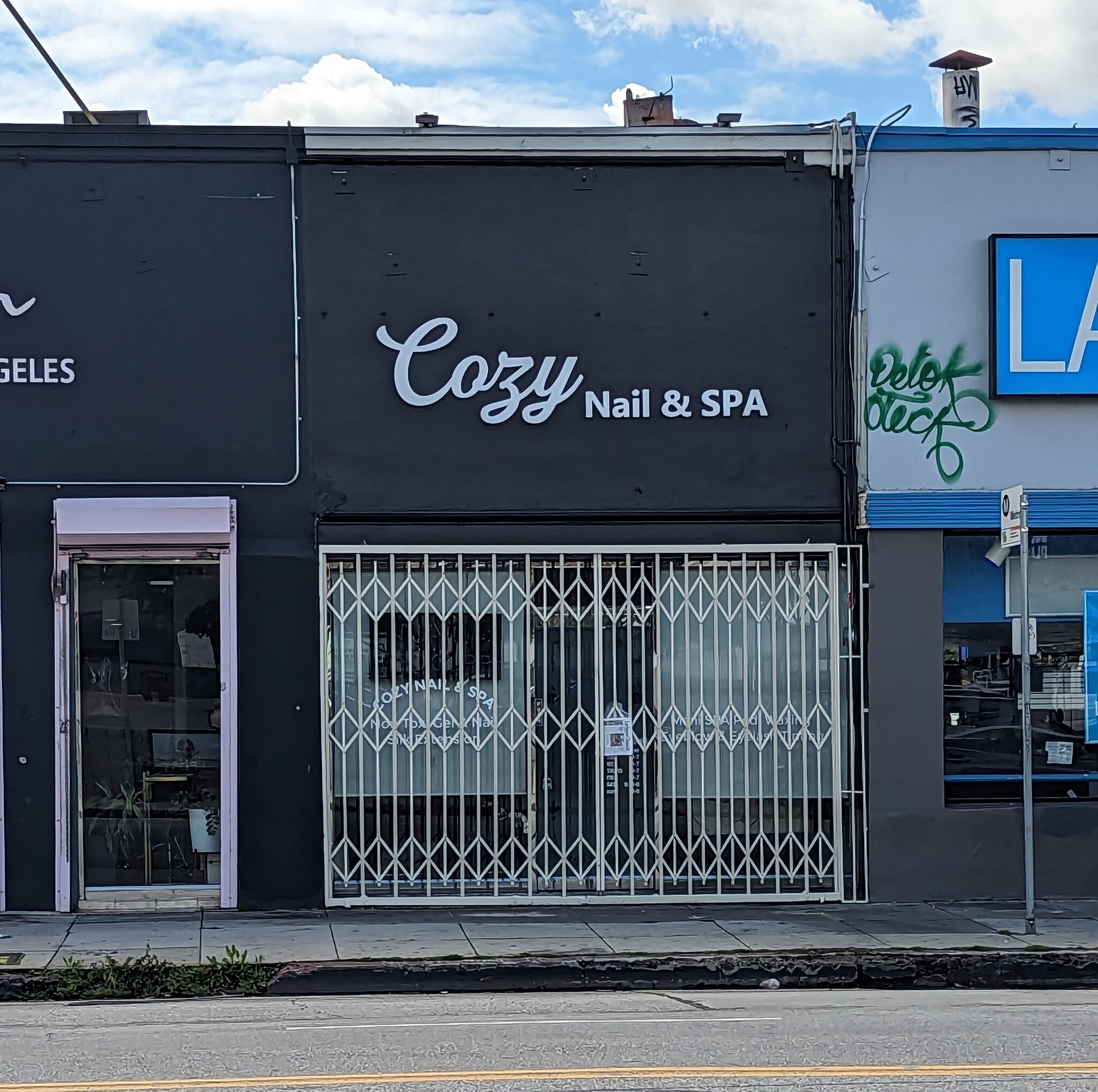 300-304 S La Brea Ave, Los Angeles, CA for Rent