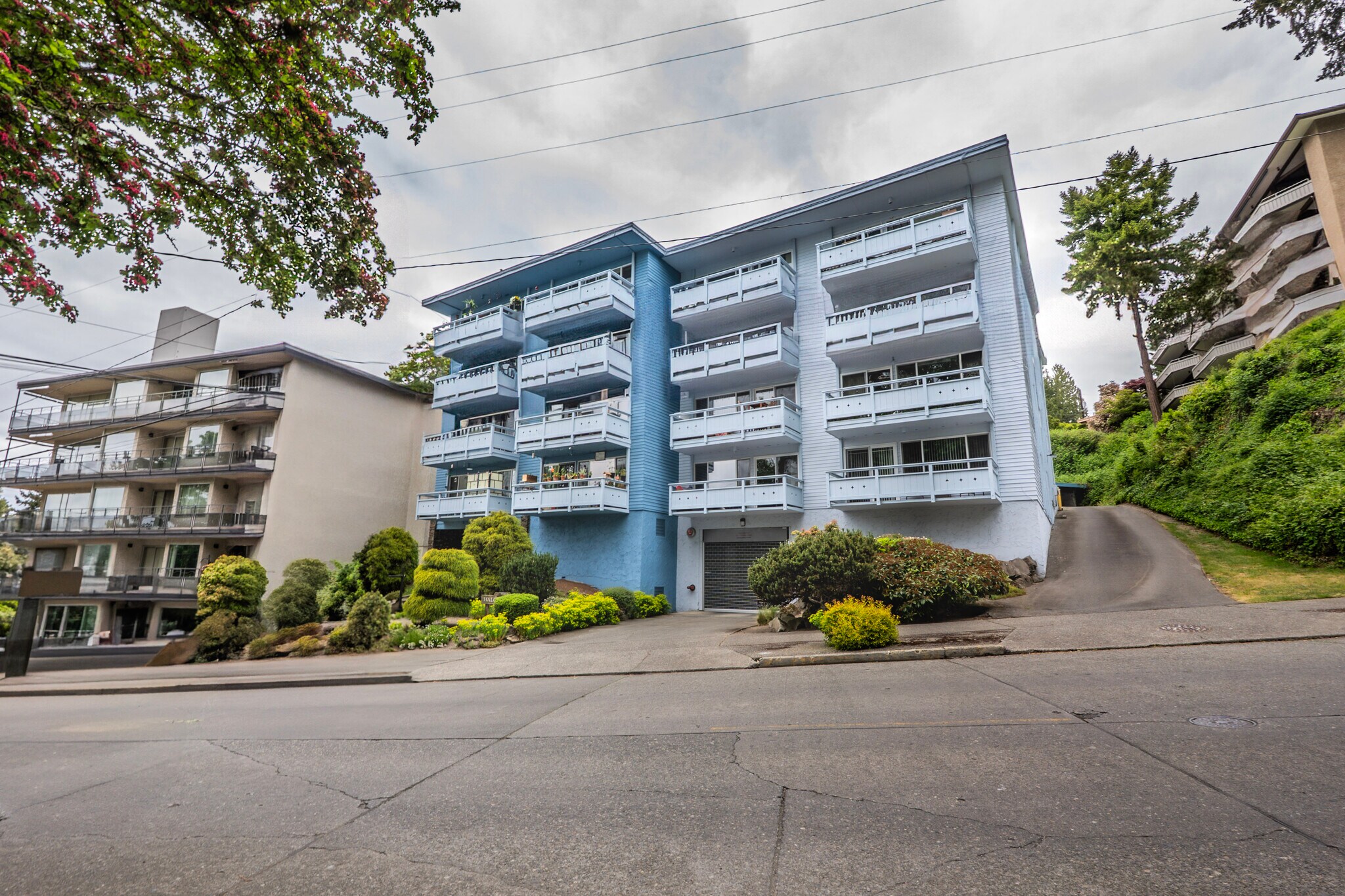 7060 Lincoln Park Way SW, Seattle, WA for Sale