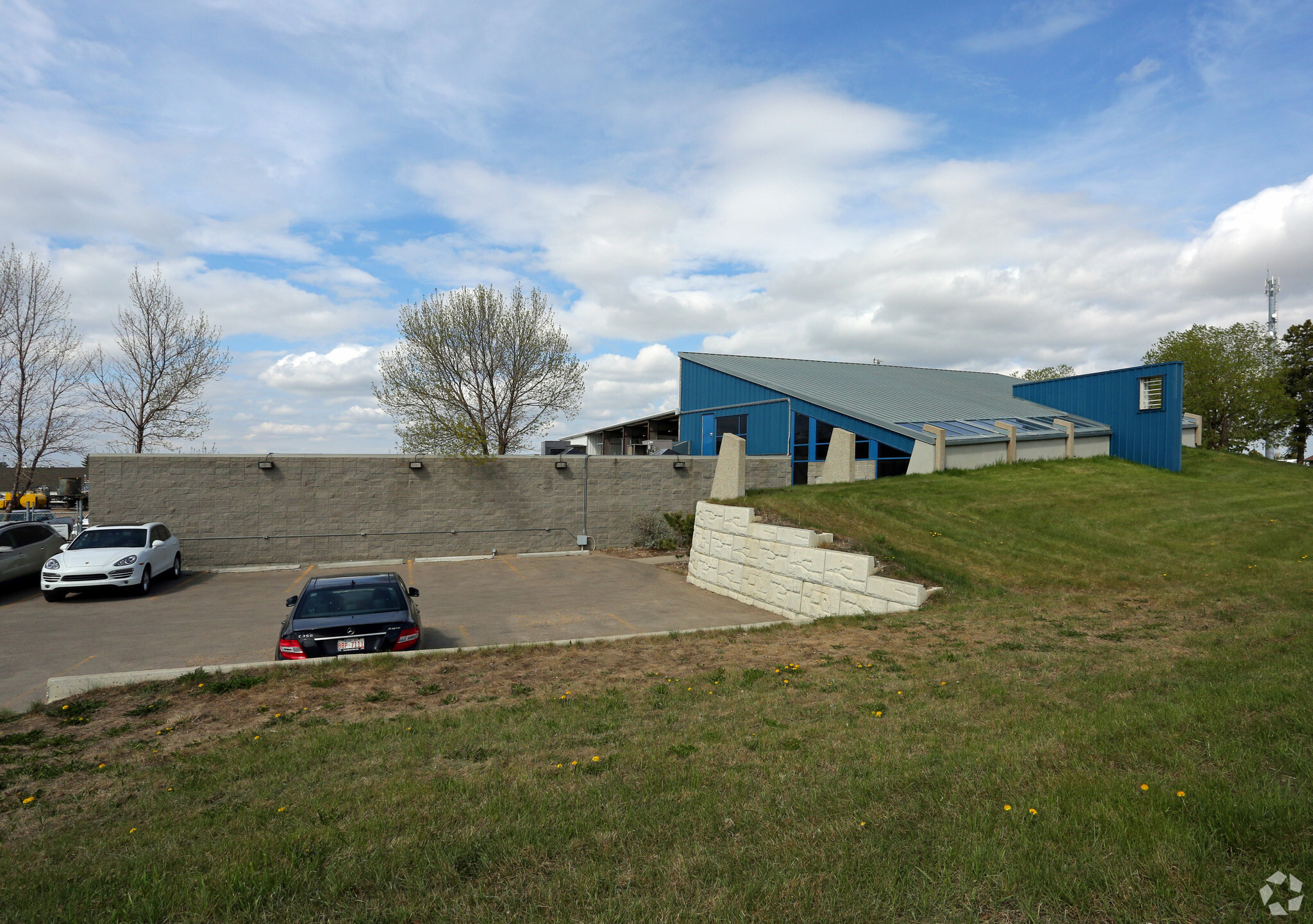 9304 39th Ave NW, Edmonton, AB for Rent