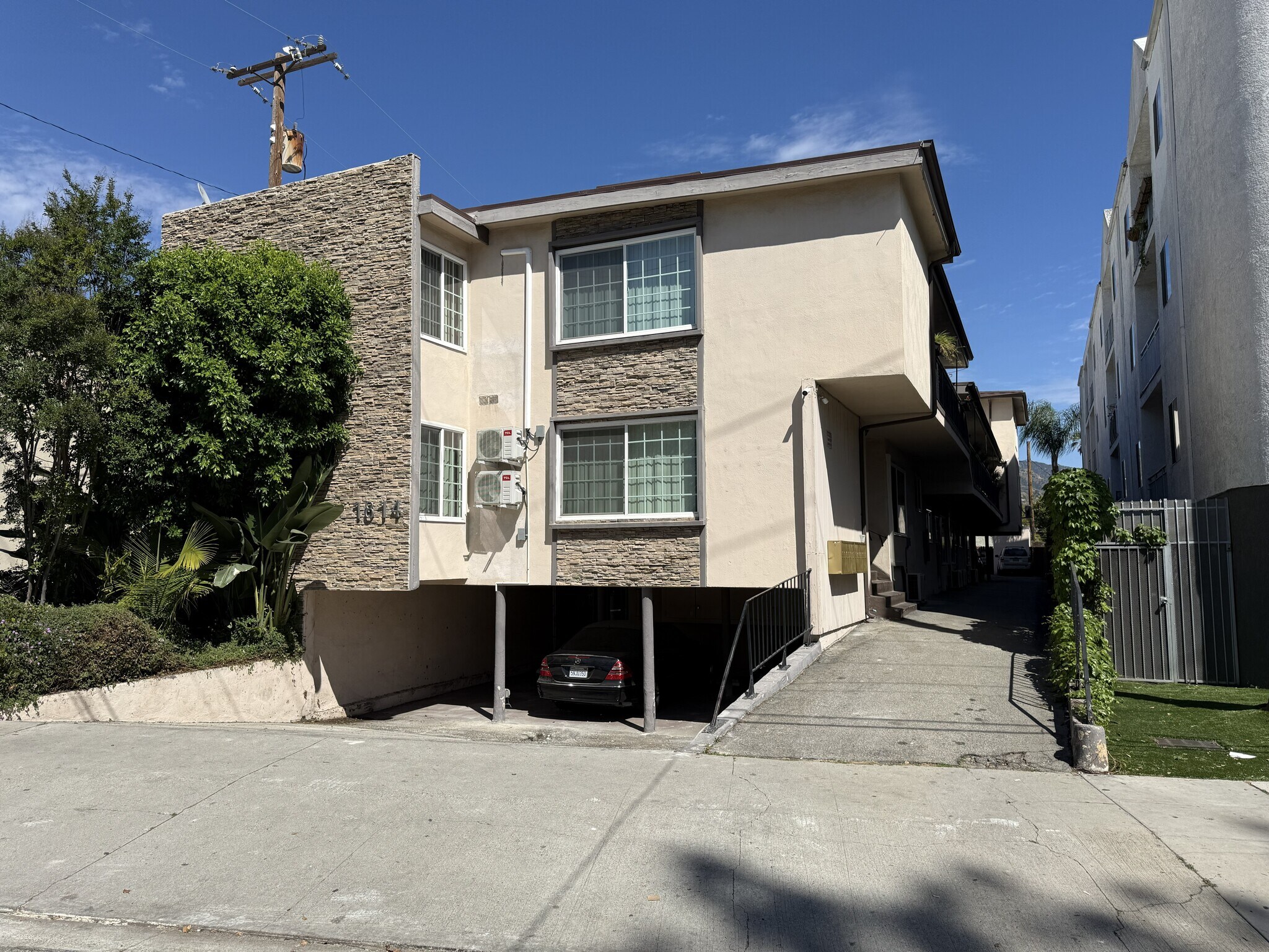 1814 Grismer Ave, Burbank, CA for Sale