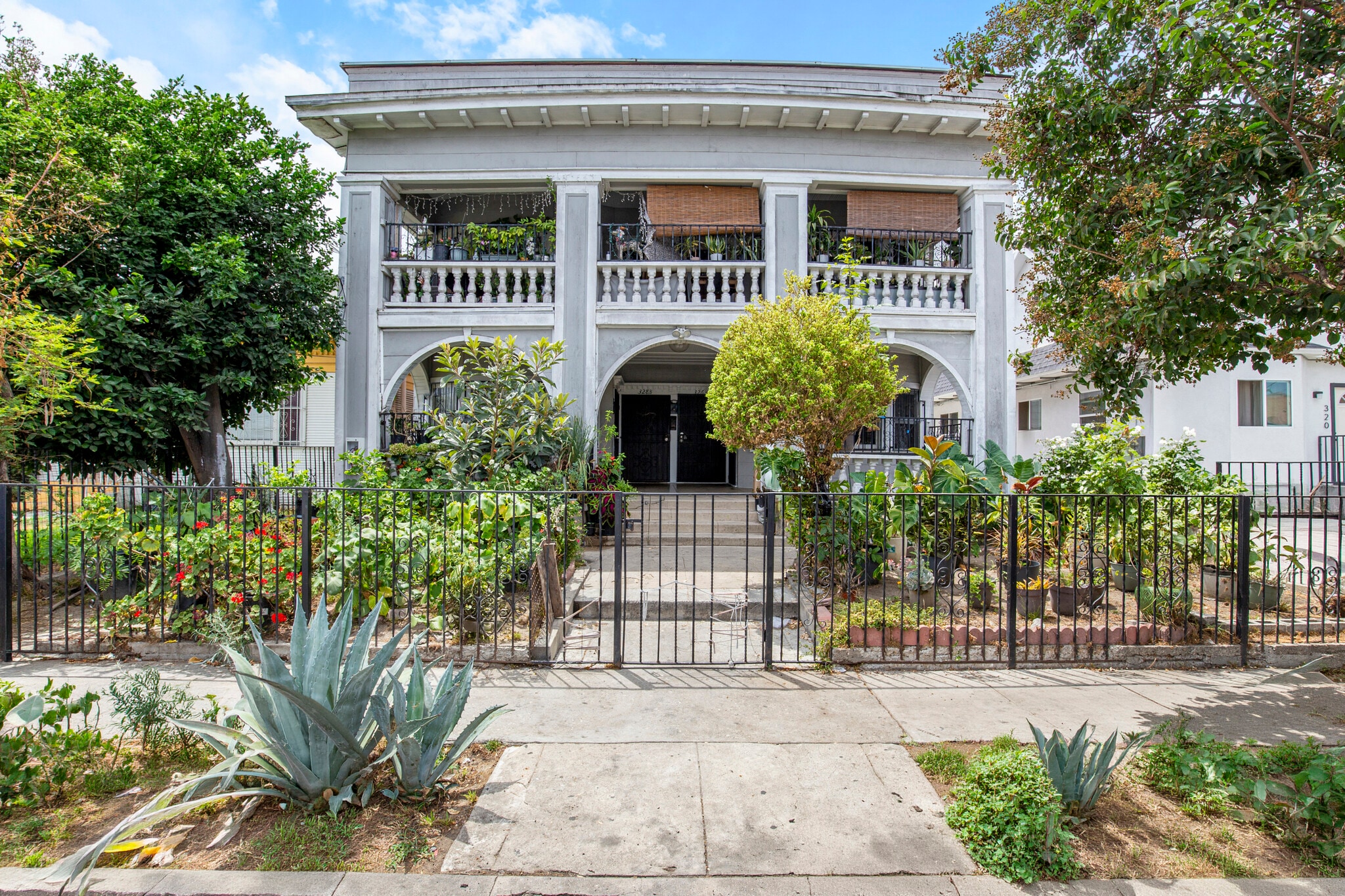 326 E 35th St, Los Angeles, CA for Sale