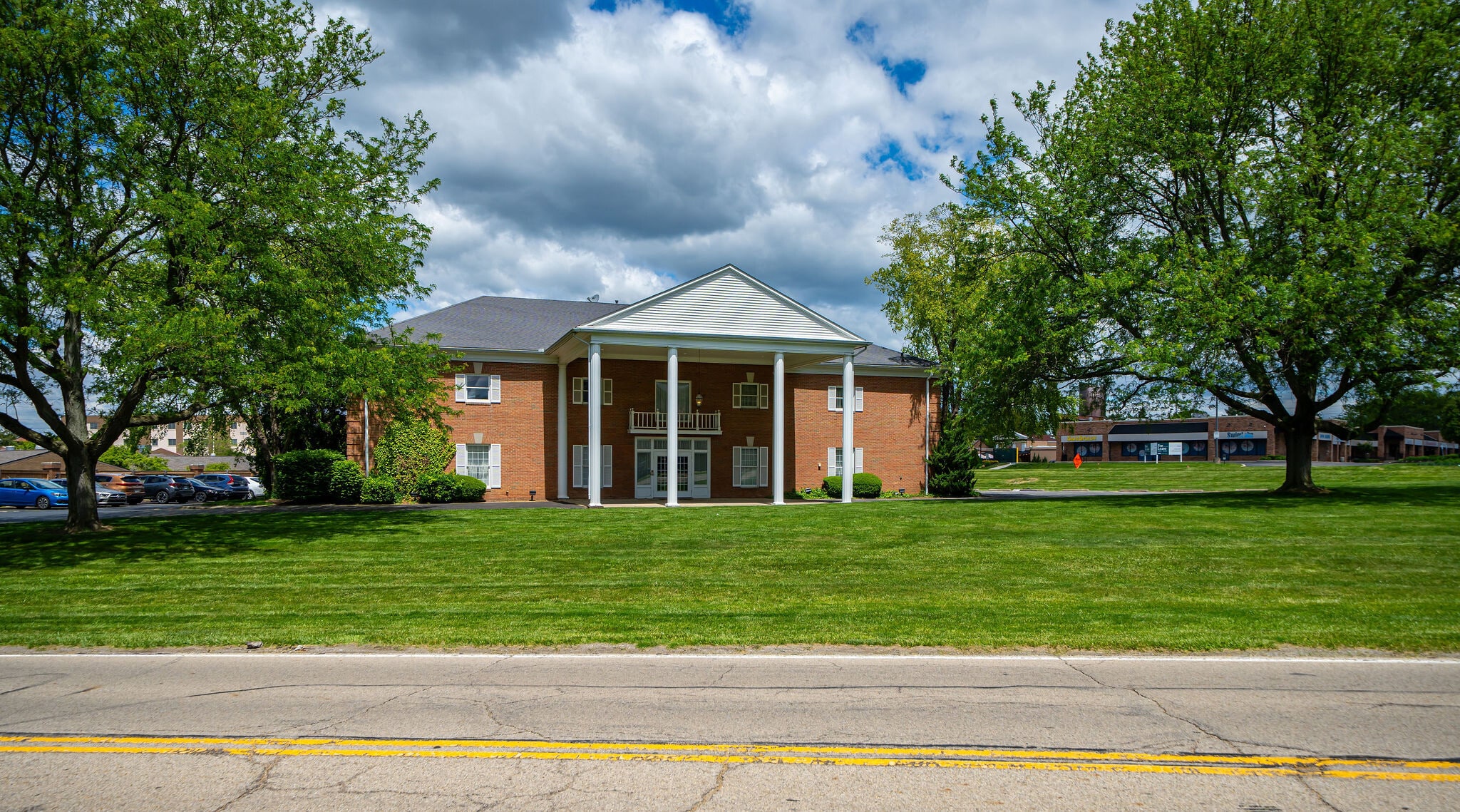 2990 Bethel Rd, Columbus, OH for Sale