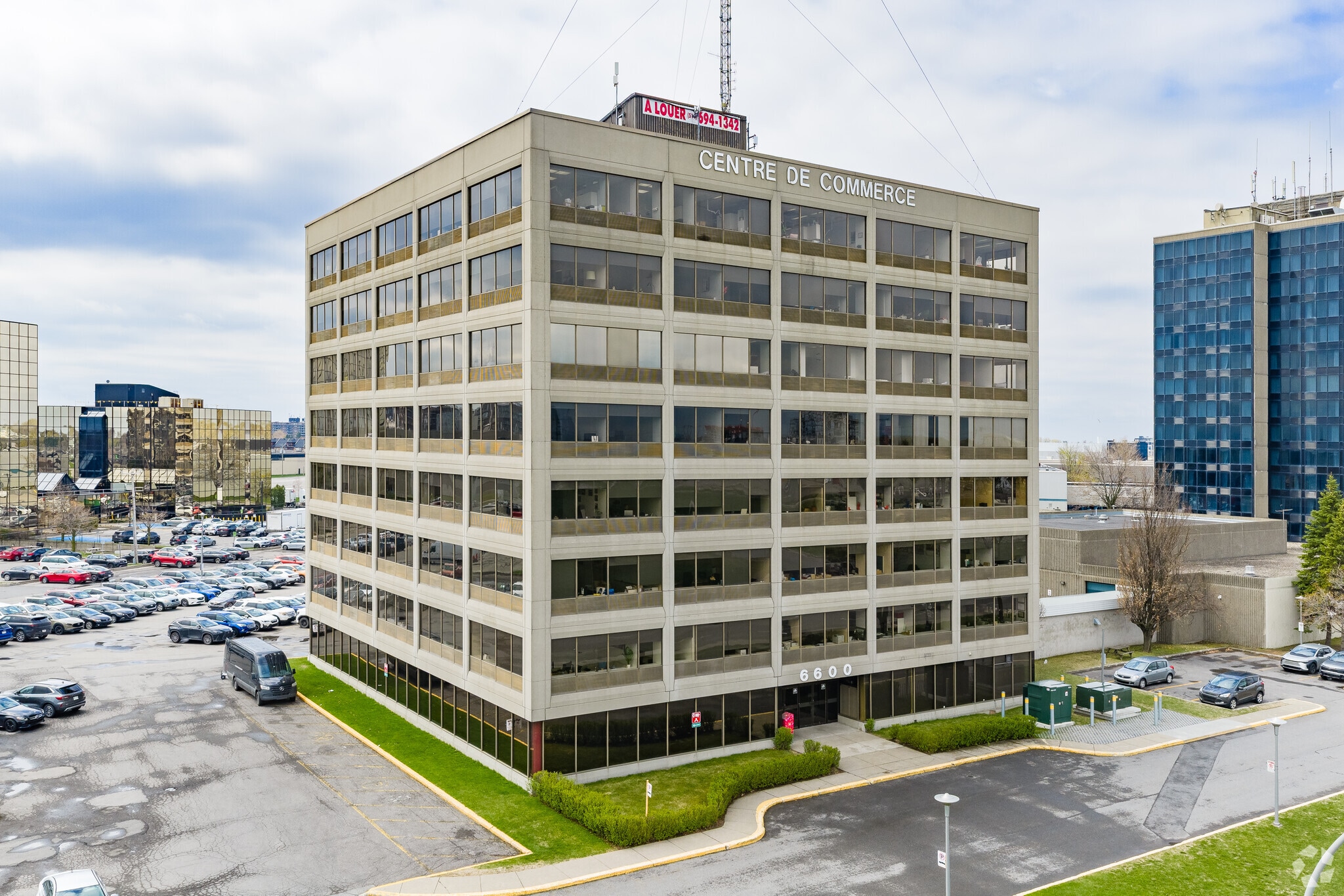 6600 Rte Transcanadienne, Pointe-claire, QC for Rent