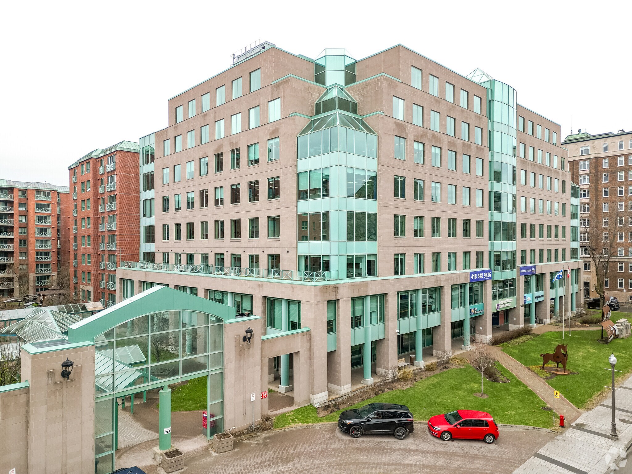 140 Grande Allée E, Québec, QC for Rent