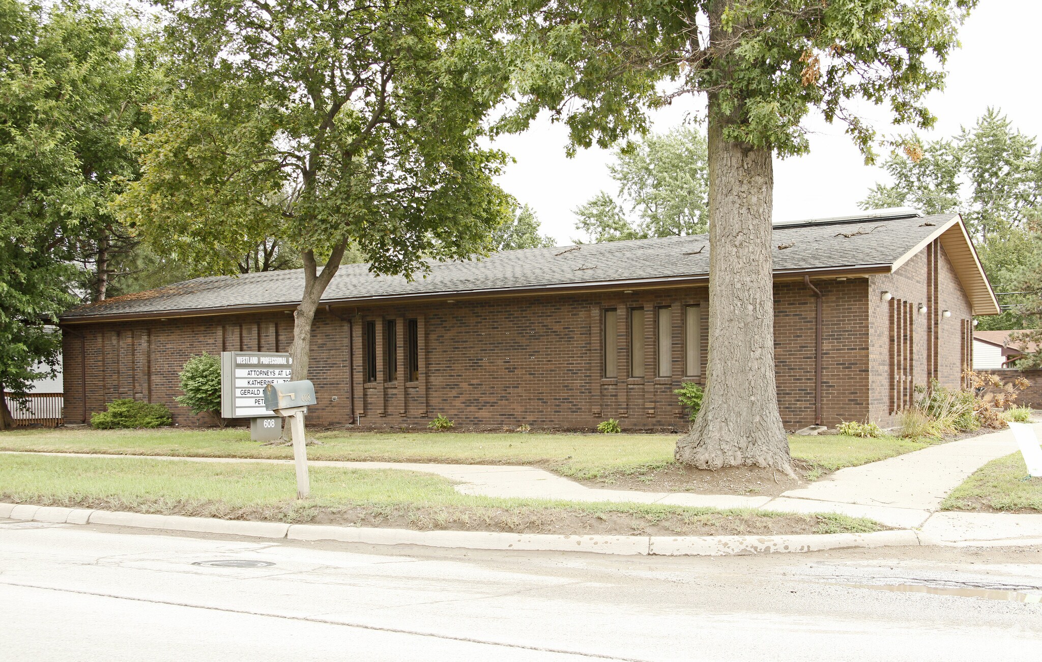 608 N Wayne Rd, Westland, MI for Sale