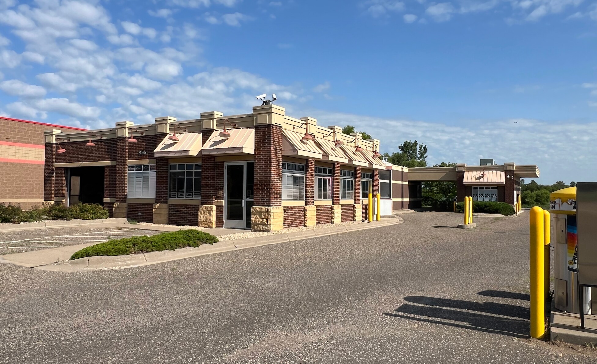 955 W Broadway Ave, Forest Lake, MN for Sale