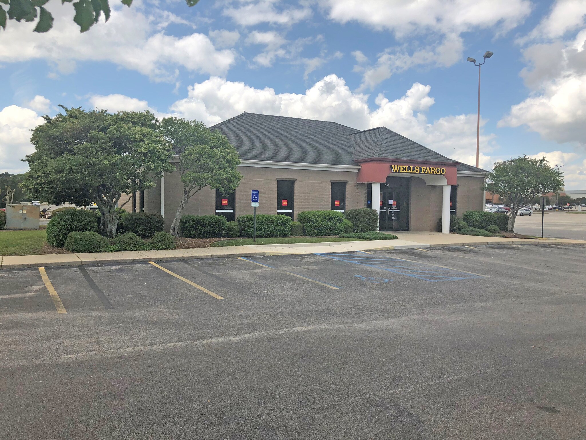 550 Bel Air Blvd, Mobile, AL for Rent