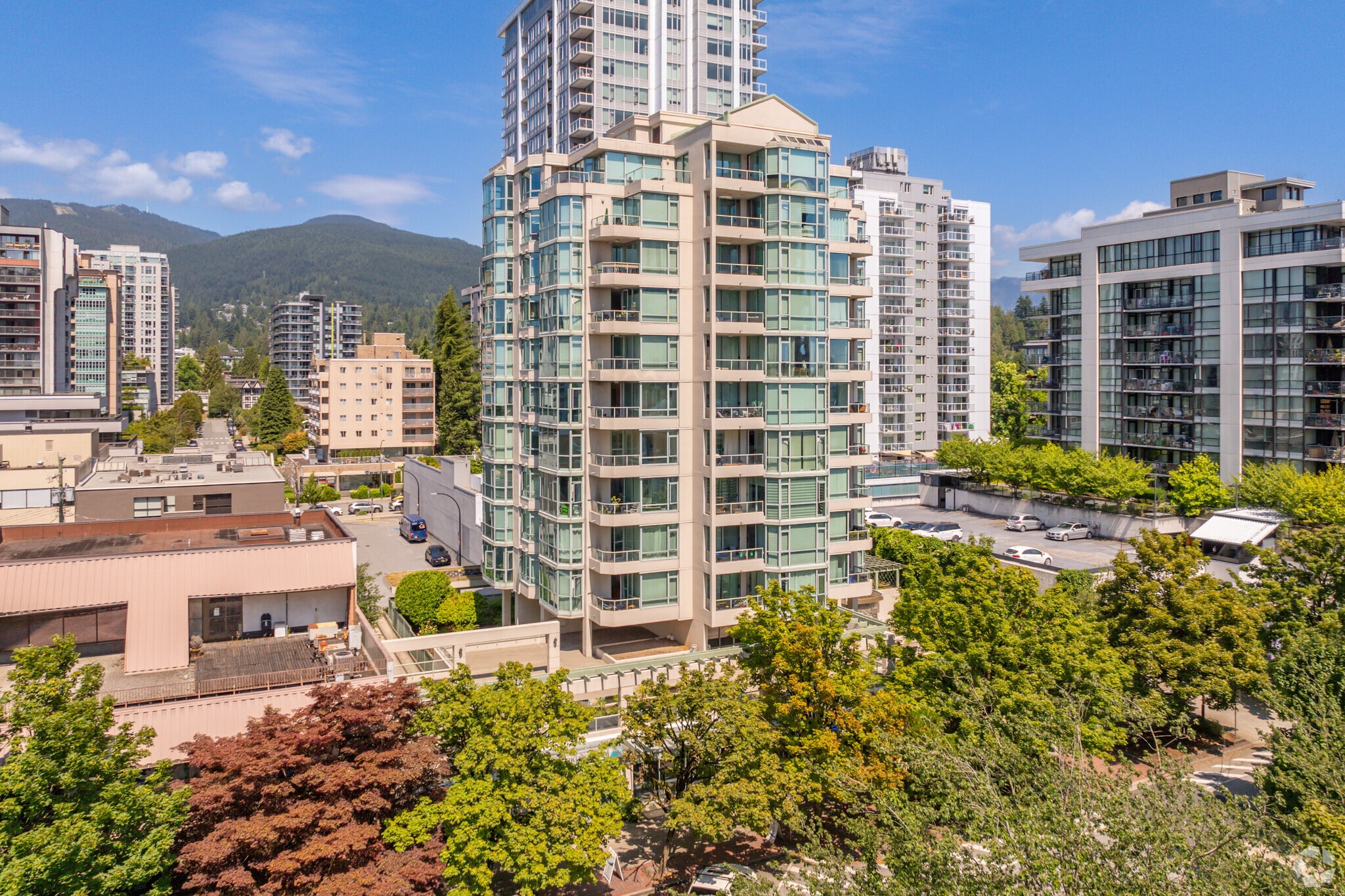 140 E 14th St, North Vancouver, BC for Sale