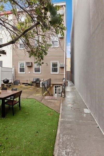 269 Ainslie St, Brooklyn, NY for Sale