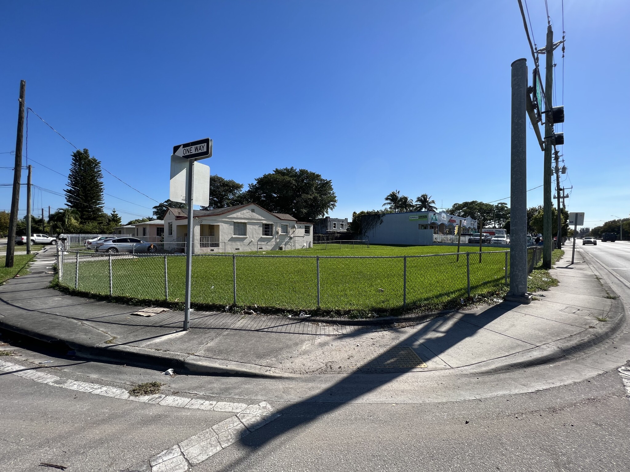 3186 NW 33rd St, Miami, FL for Sale