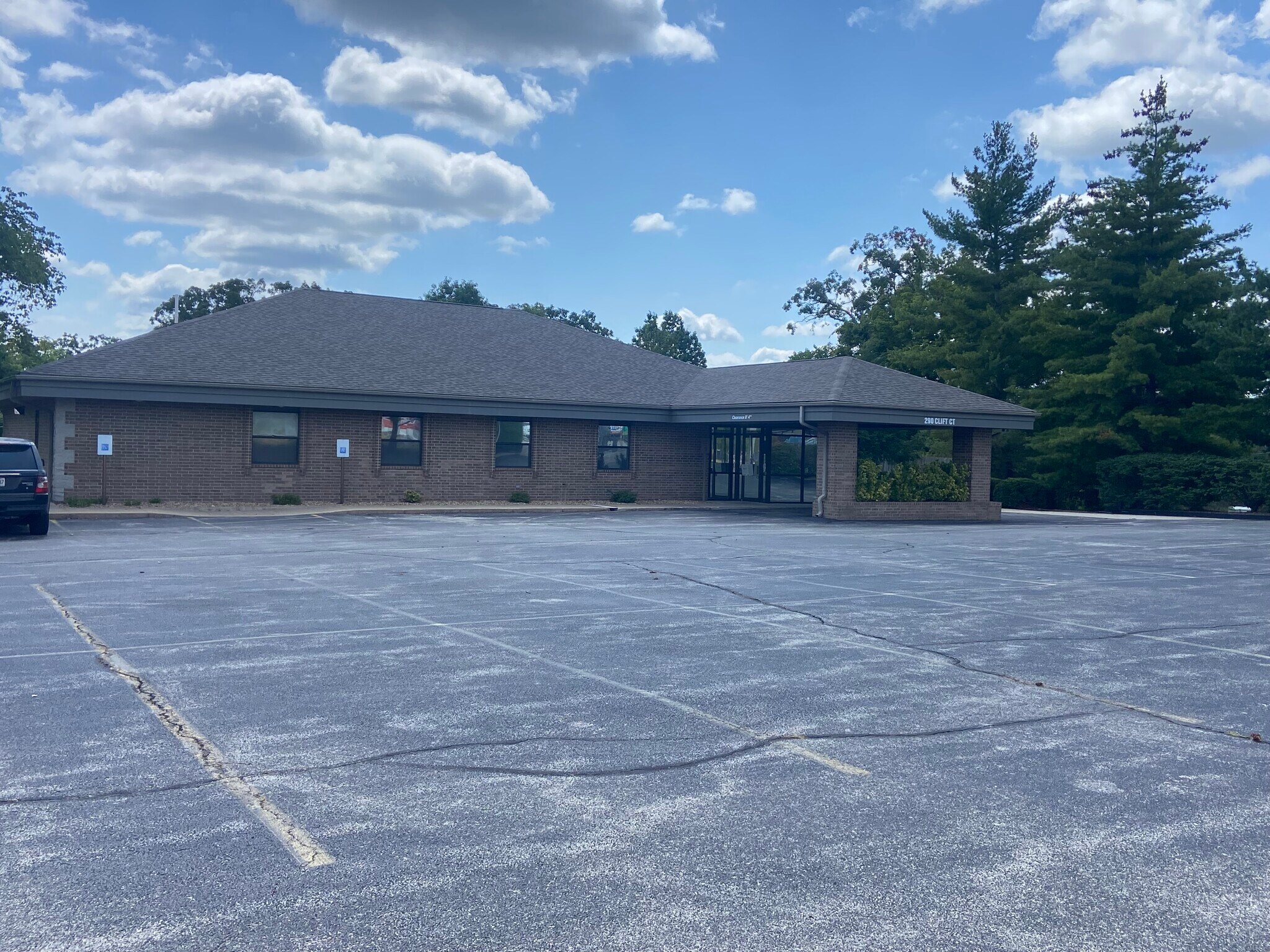 290 Clift Ct, Hollister, MO for Sale