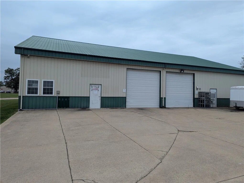 777-779 Windsor Rd, Charleston, IL for Sale