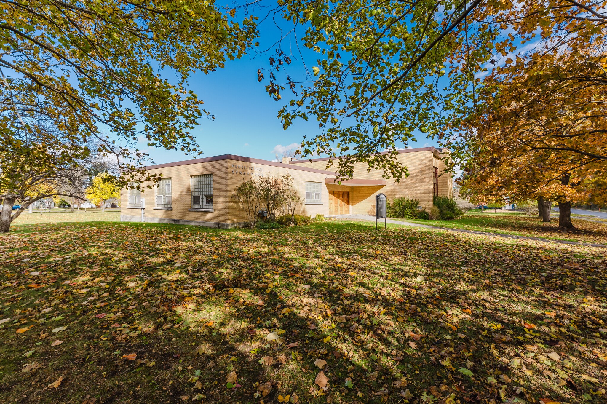 557 Thompson Blvd, Watertown, NY for Sale