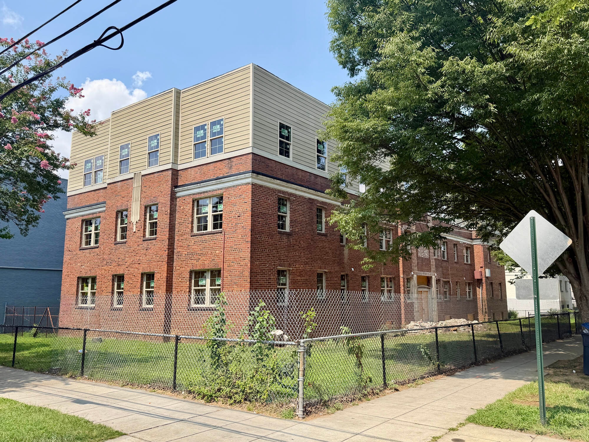 1525 19th St SE, Washington, DC for Sale