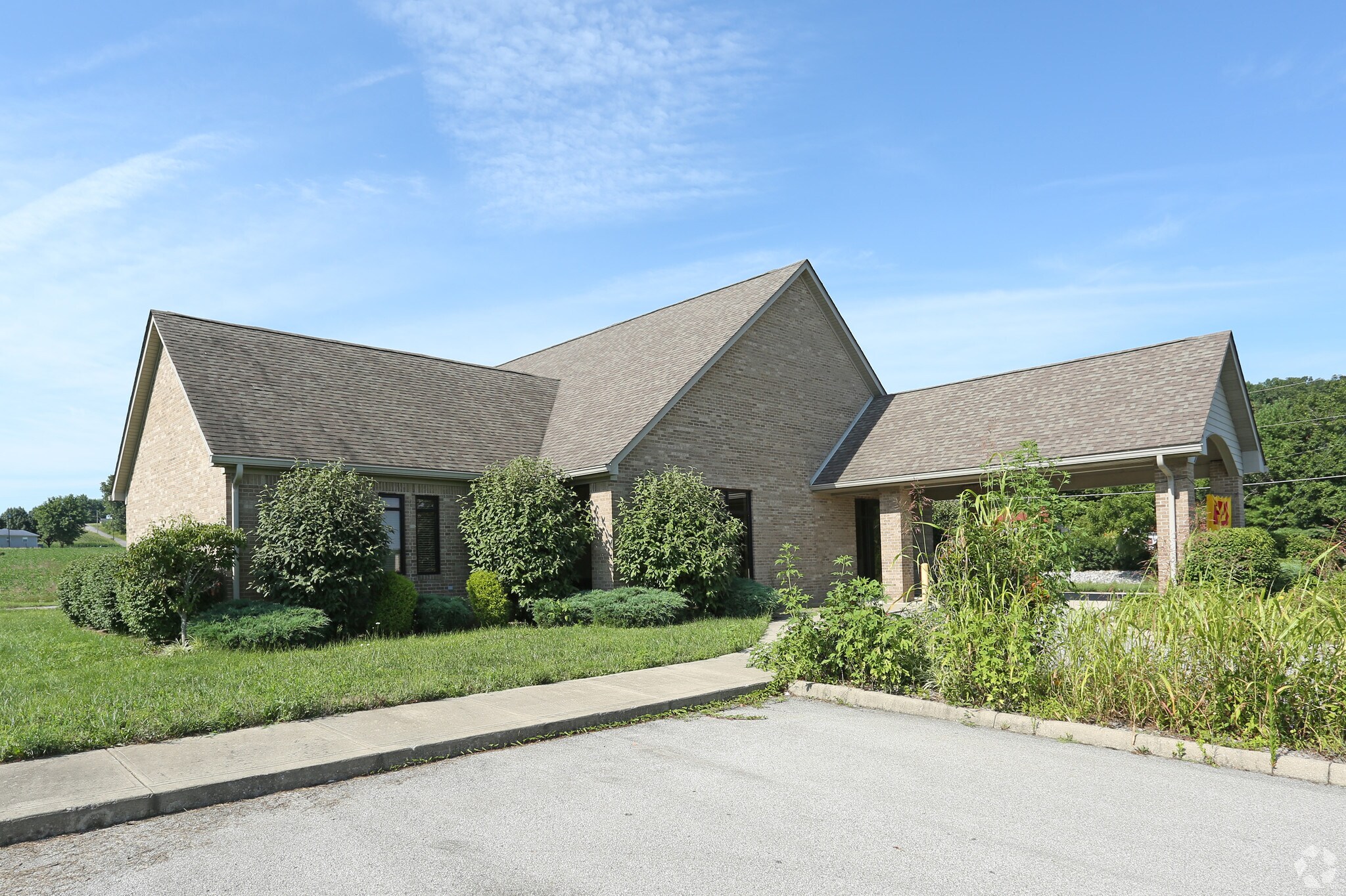 7820 S Voyles Rd, Pekin, IN for Rent