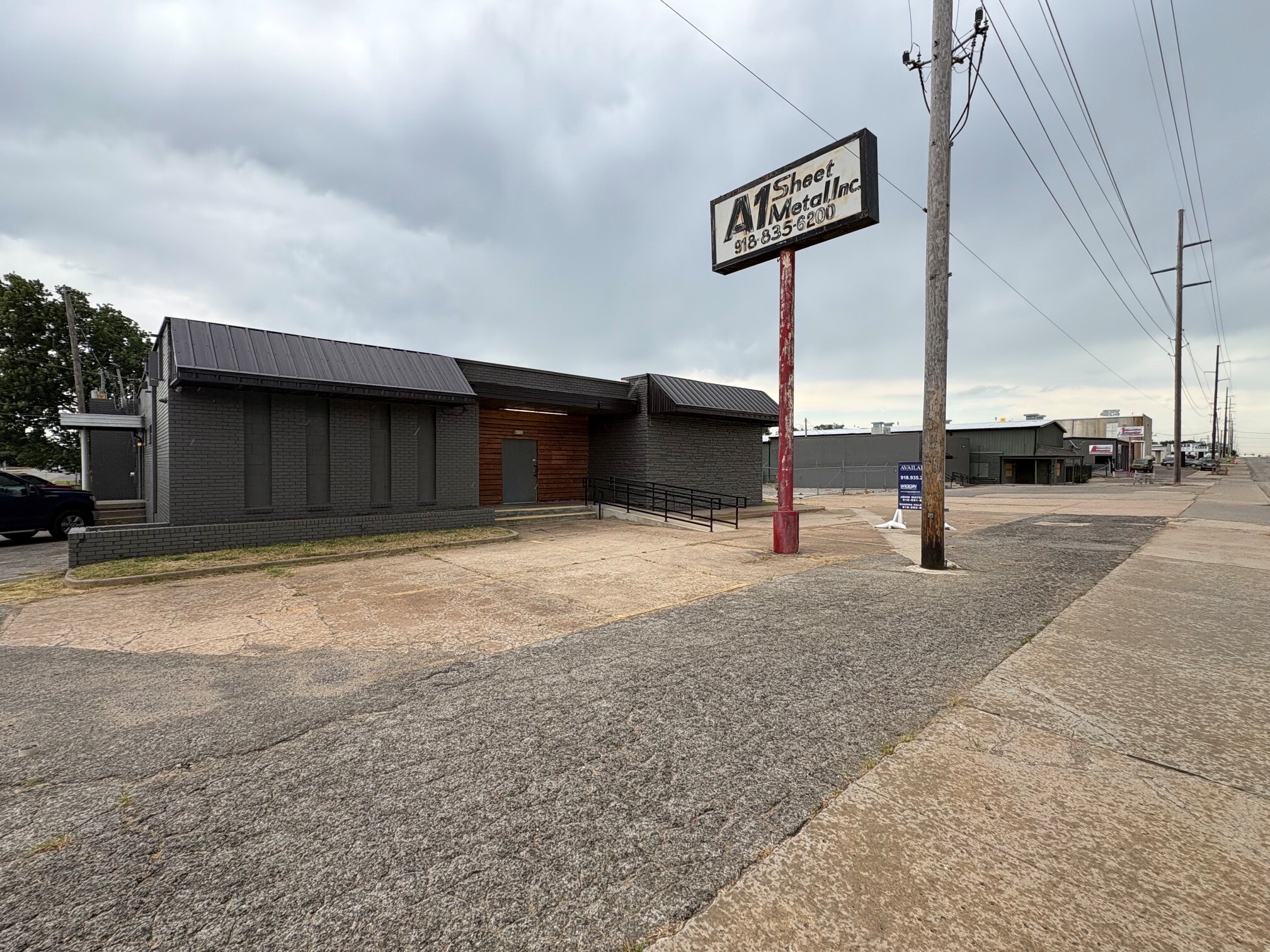 5909 E 15th St, Tulsa, OK for Sale