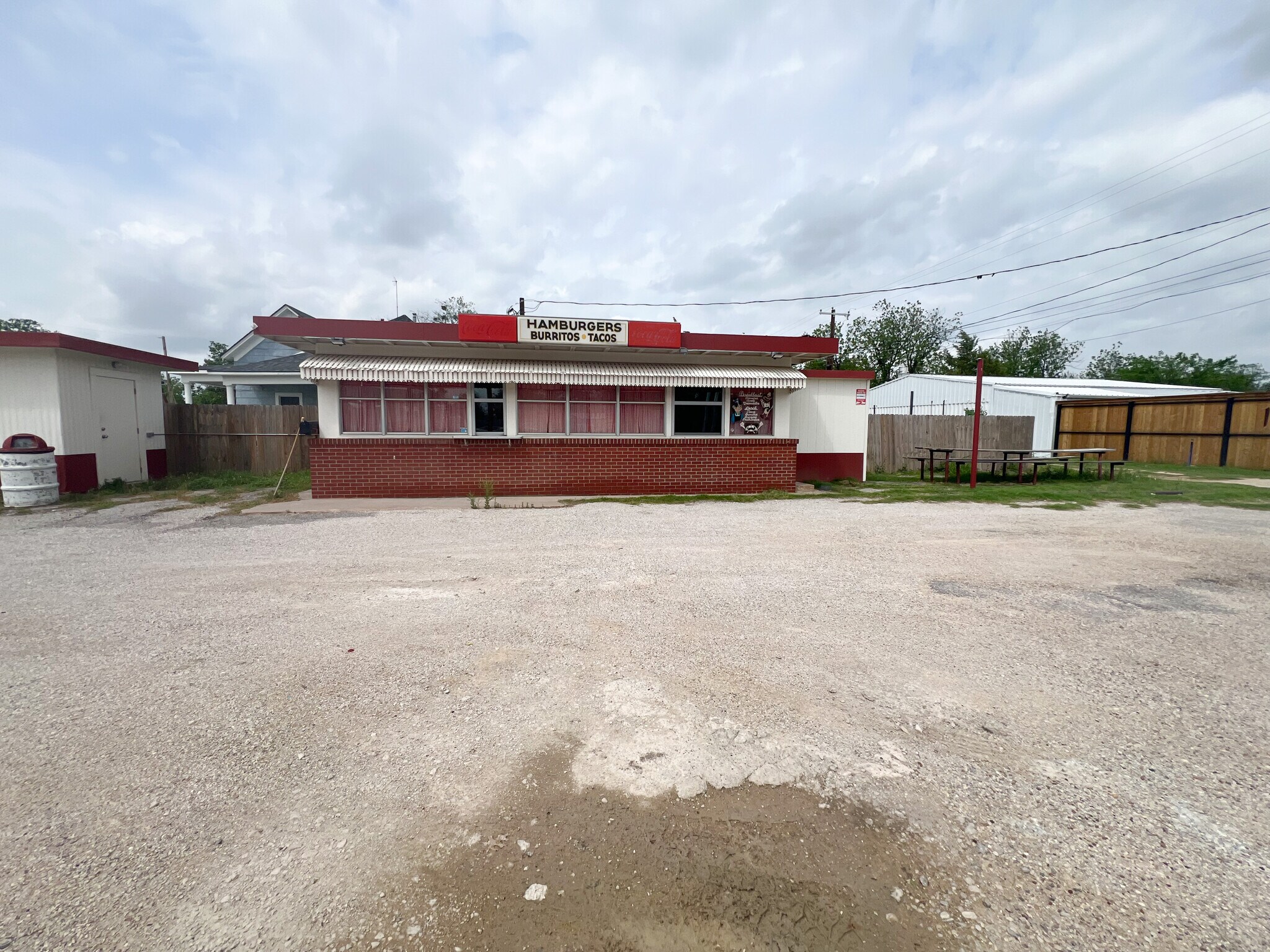 302 E Omega St, Henrietta, TX for Sale