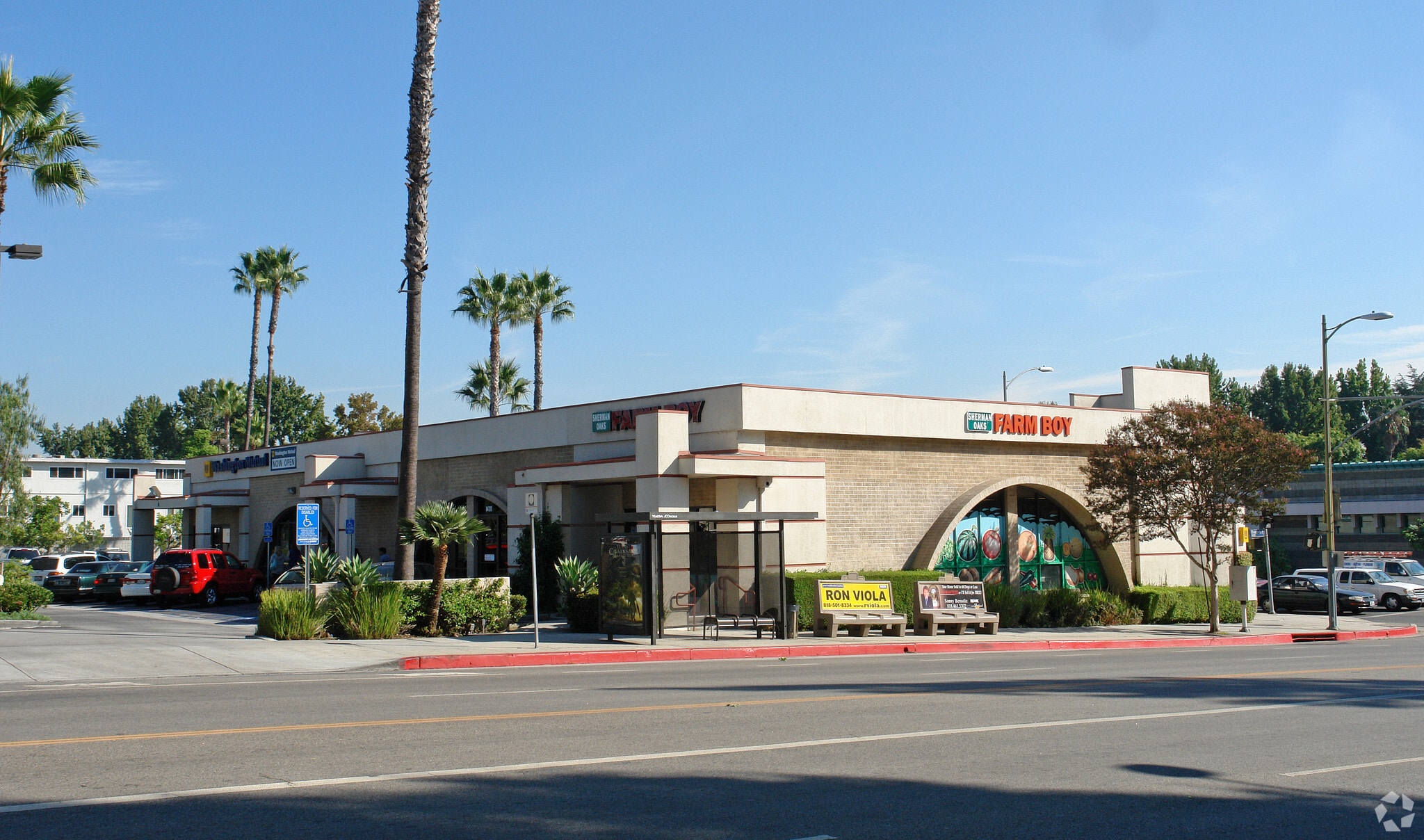 14101-14111 Riverside Dr, Sherman Oaks, CA for Rent