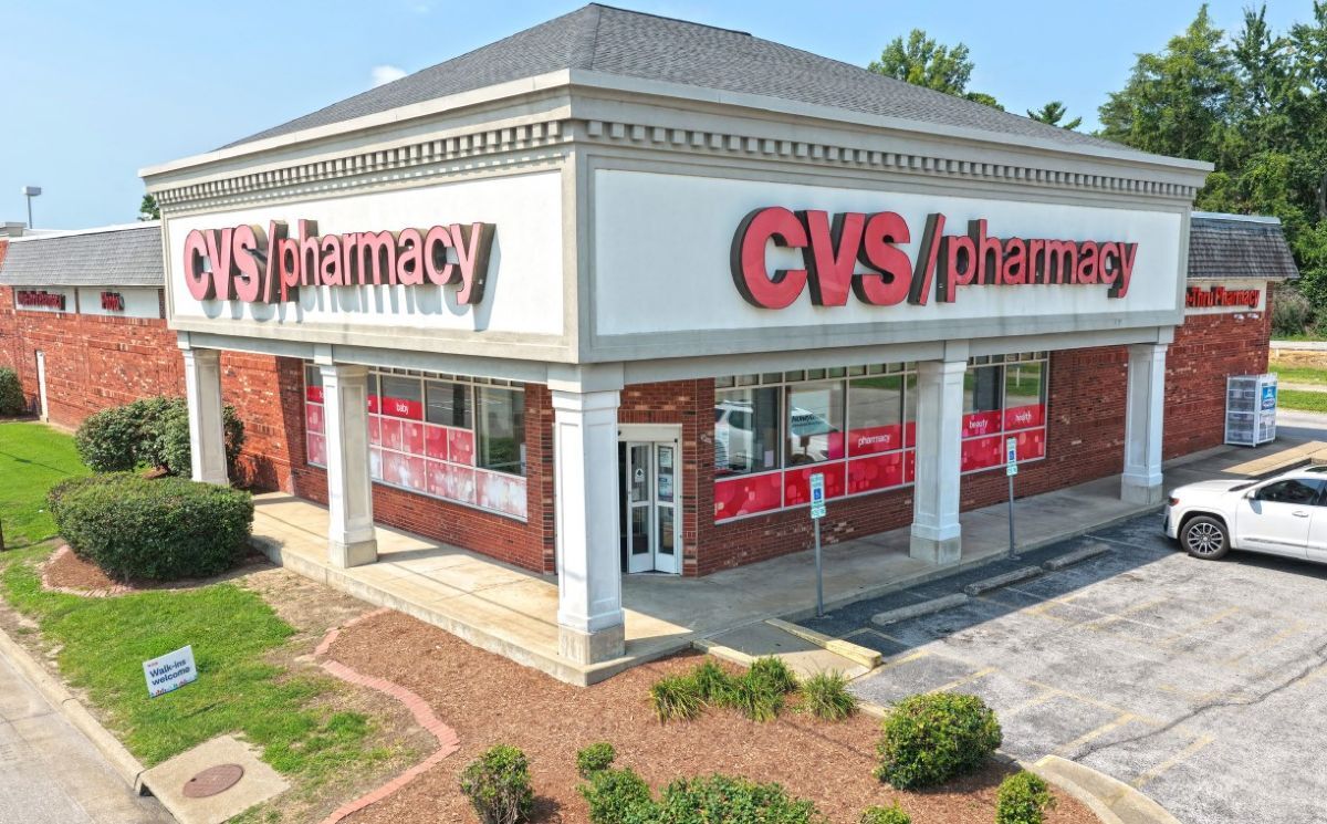 1 S Commercial St, Harrisburg, IL for Sale
