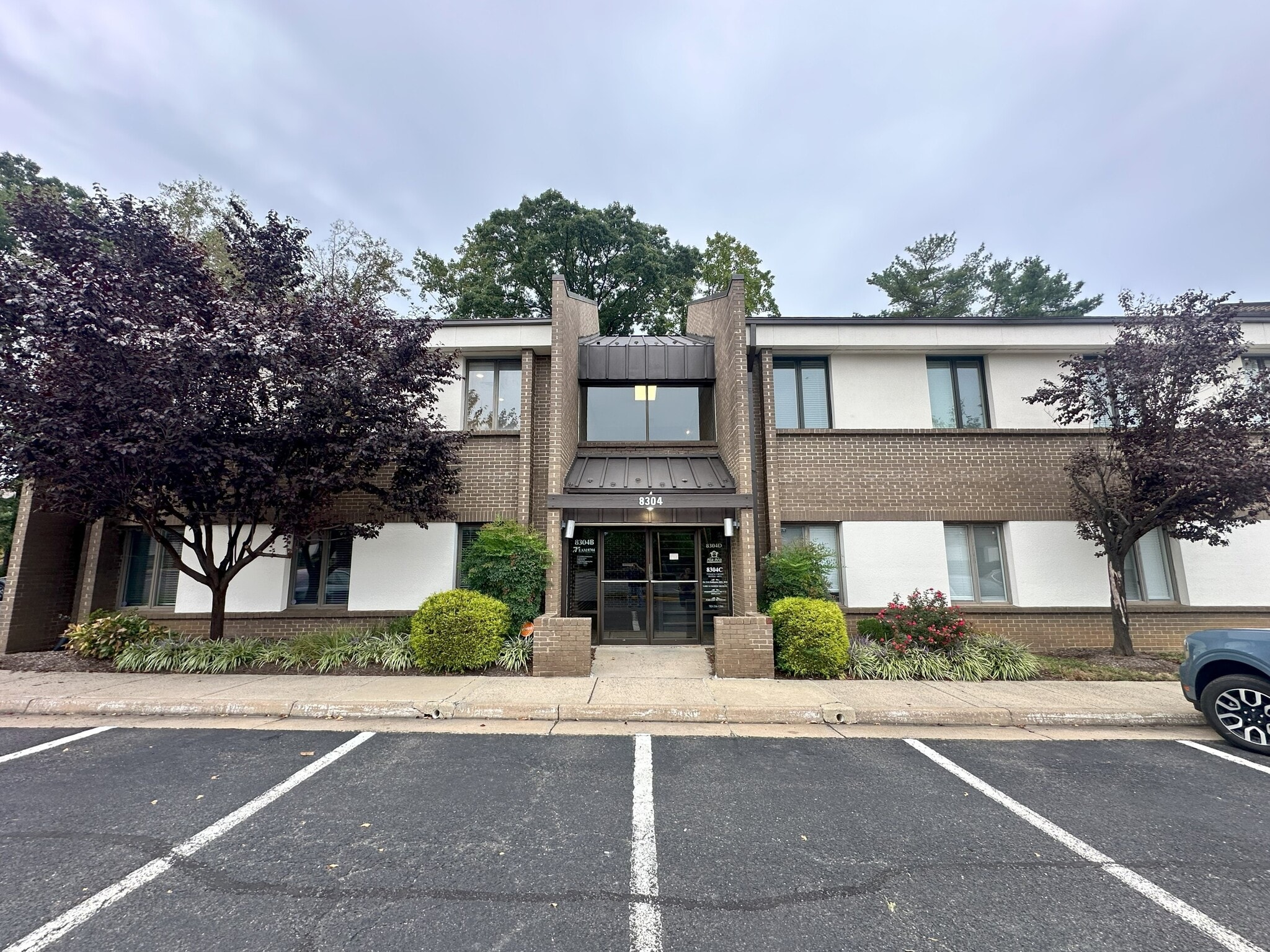 8304 Old Courthouse Rd, Vienna, VA for Sale
