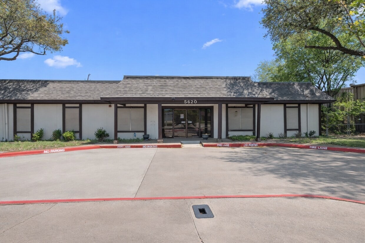 5620 Rowlett Rd, Rowlett, TX for Sale
