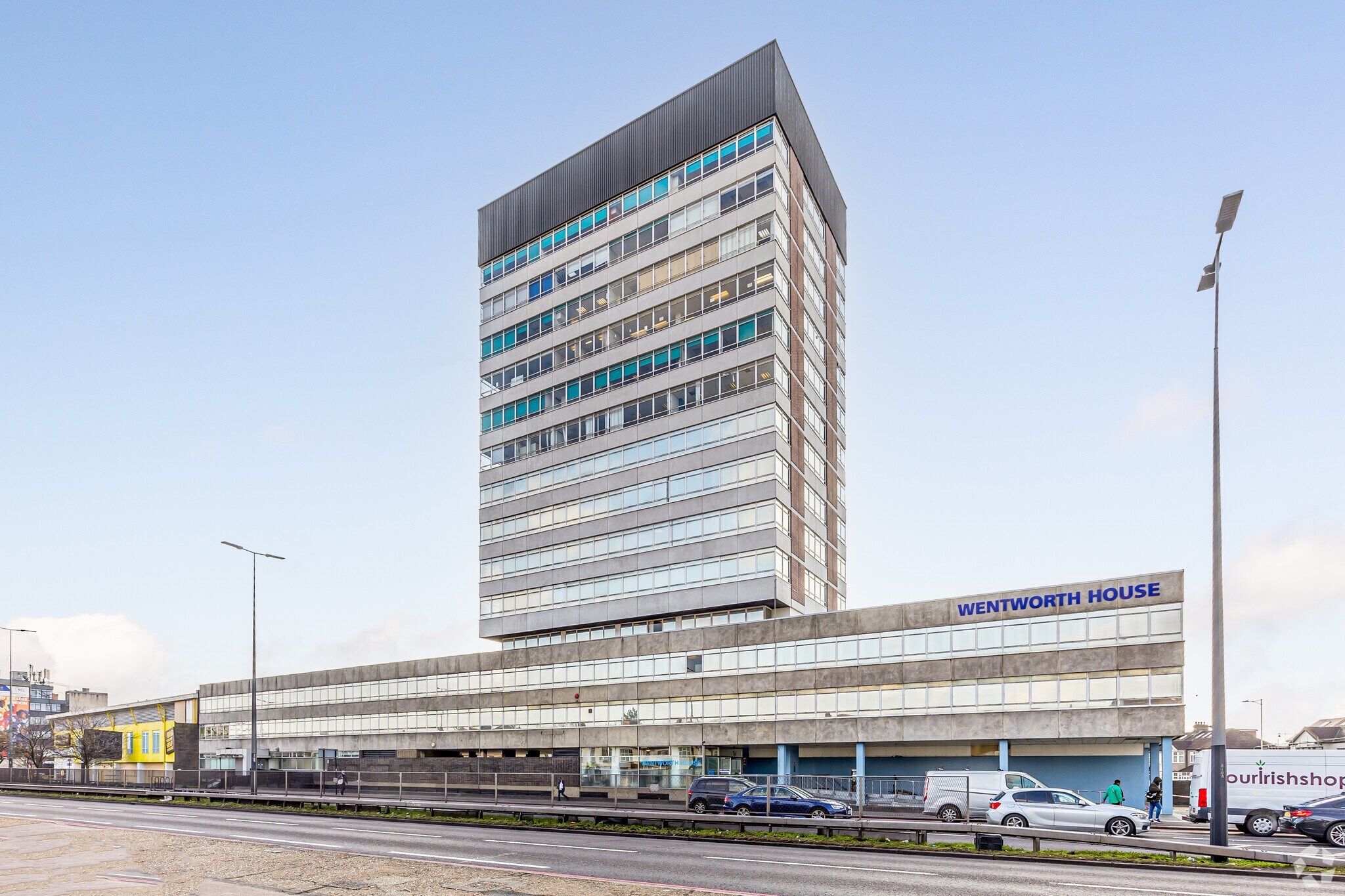 350 Eastern Ave, Ilford, LND for Rent