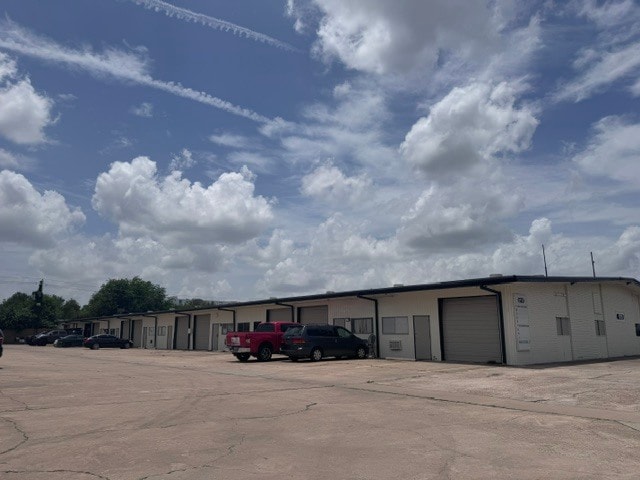 6101 Pinemont Dr, Houston, TX for Rent