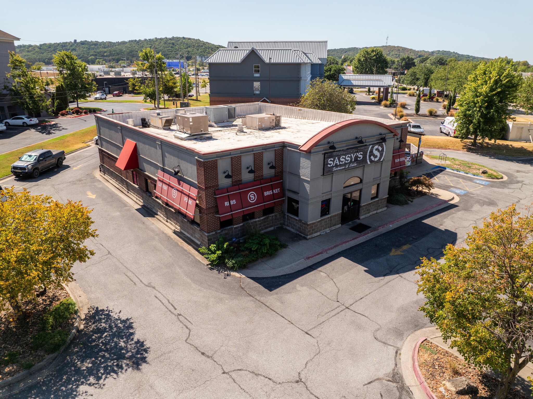 1290 N Steamboat Dr, Fayetteville, AR for Sale