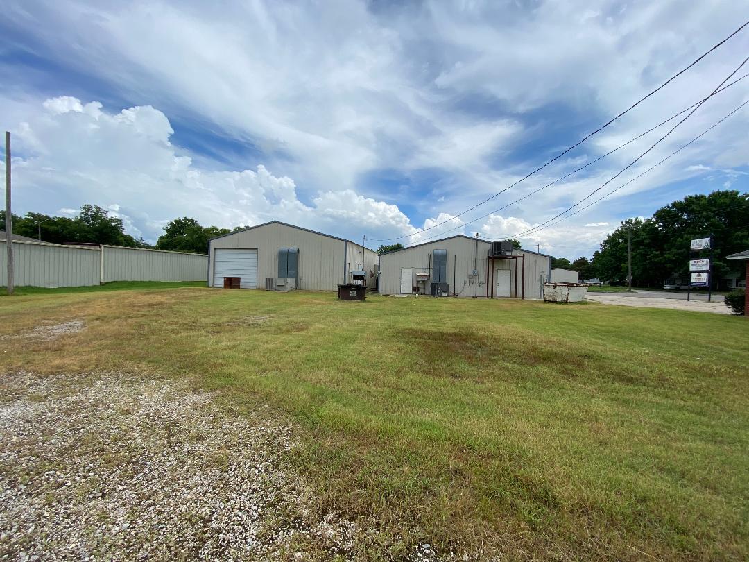 700-702 N Hinckley St, Holdenville, OK for Sale