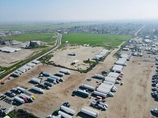 Bakersfield, CA Commercial Land - 75 E White Ln